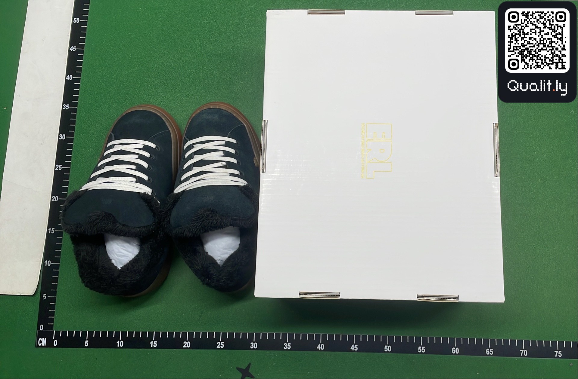 Sneakers — QC-foto 1 av 16