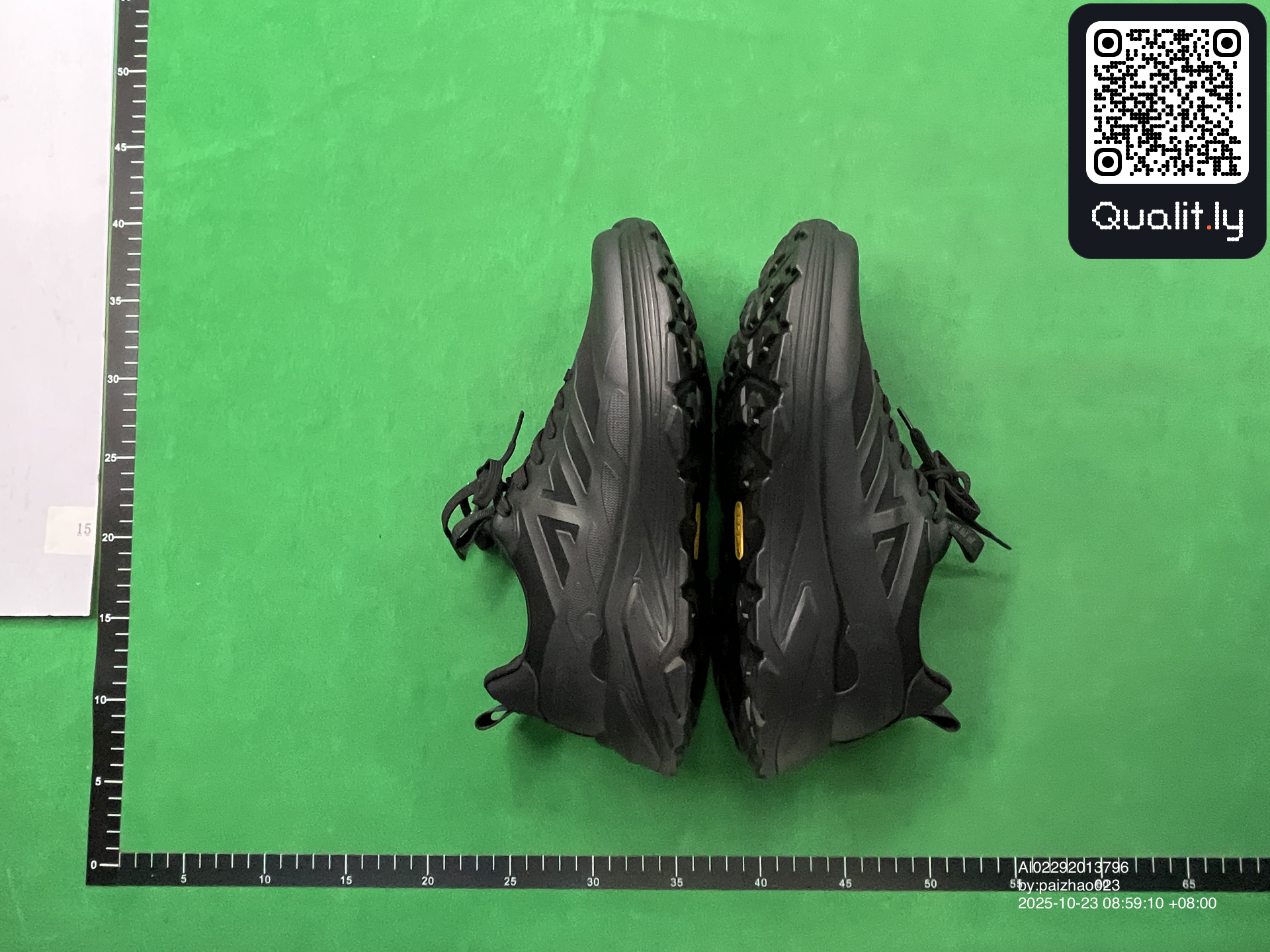 Sneakers — QC-foto 2 av 6