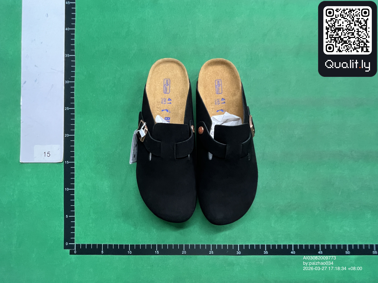 Sneakers — foto QC 1 di 10