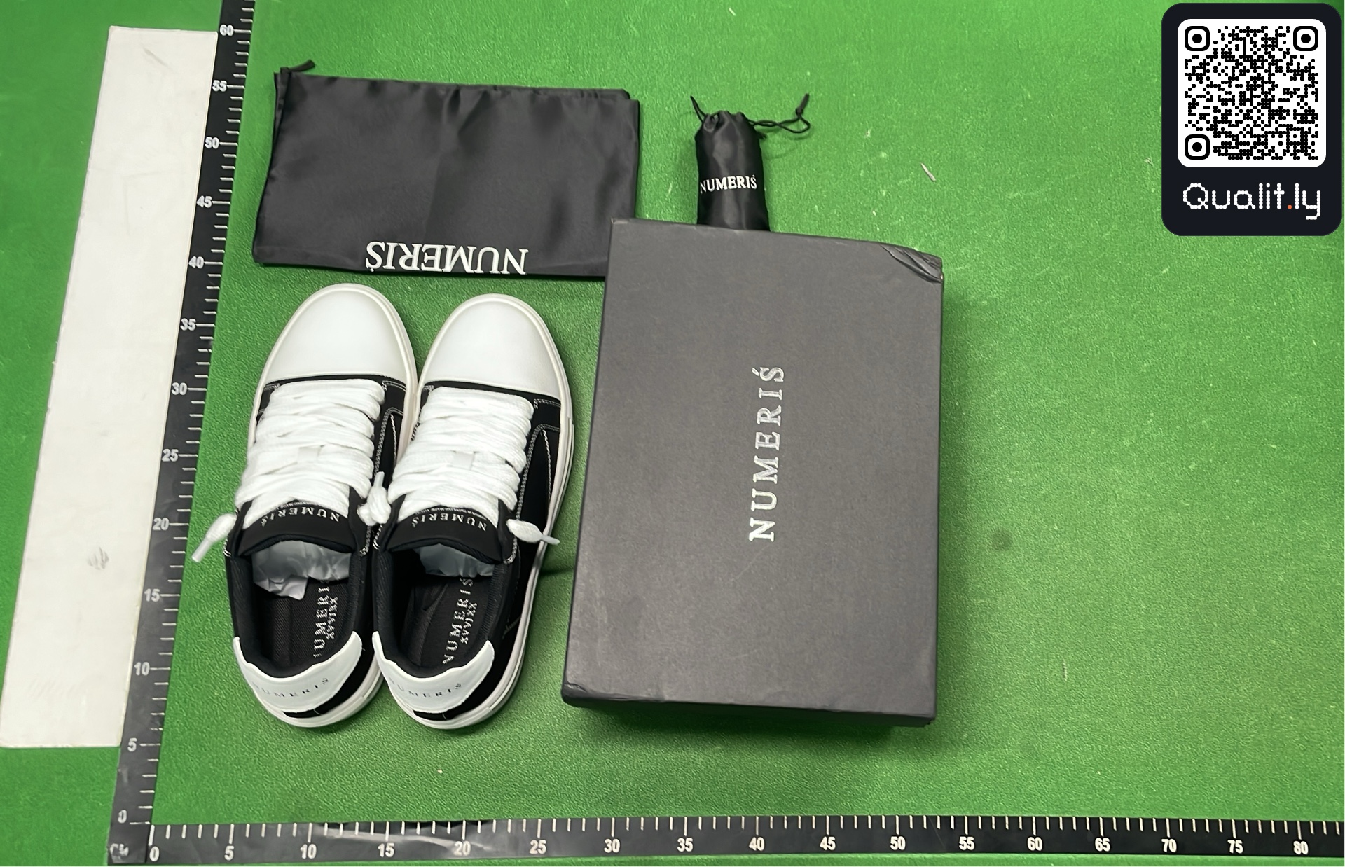 Sneakers QC photo 1 of 48