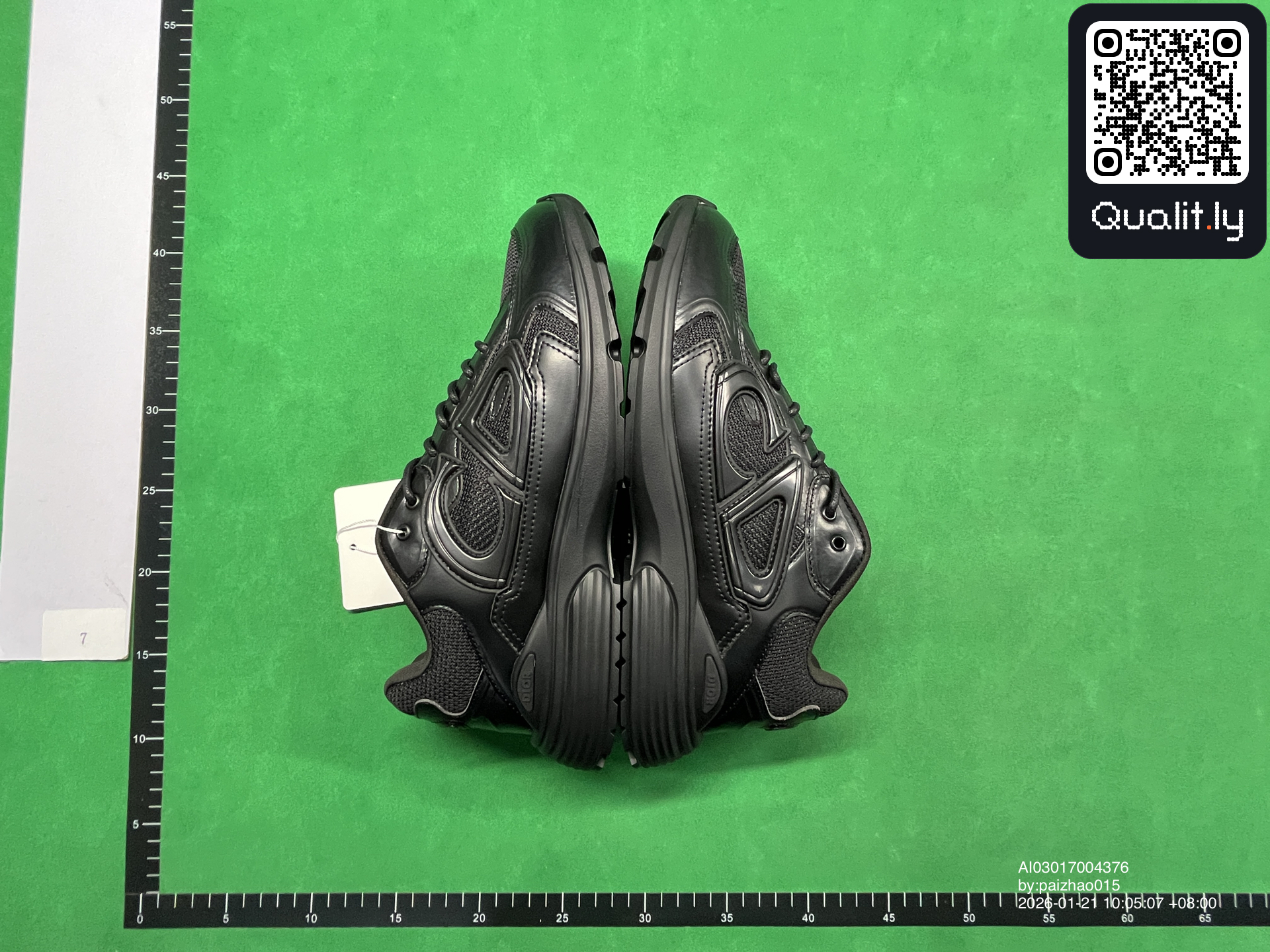 Sneakers — QC-foto 2 av 6