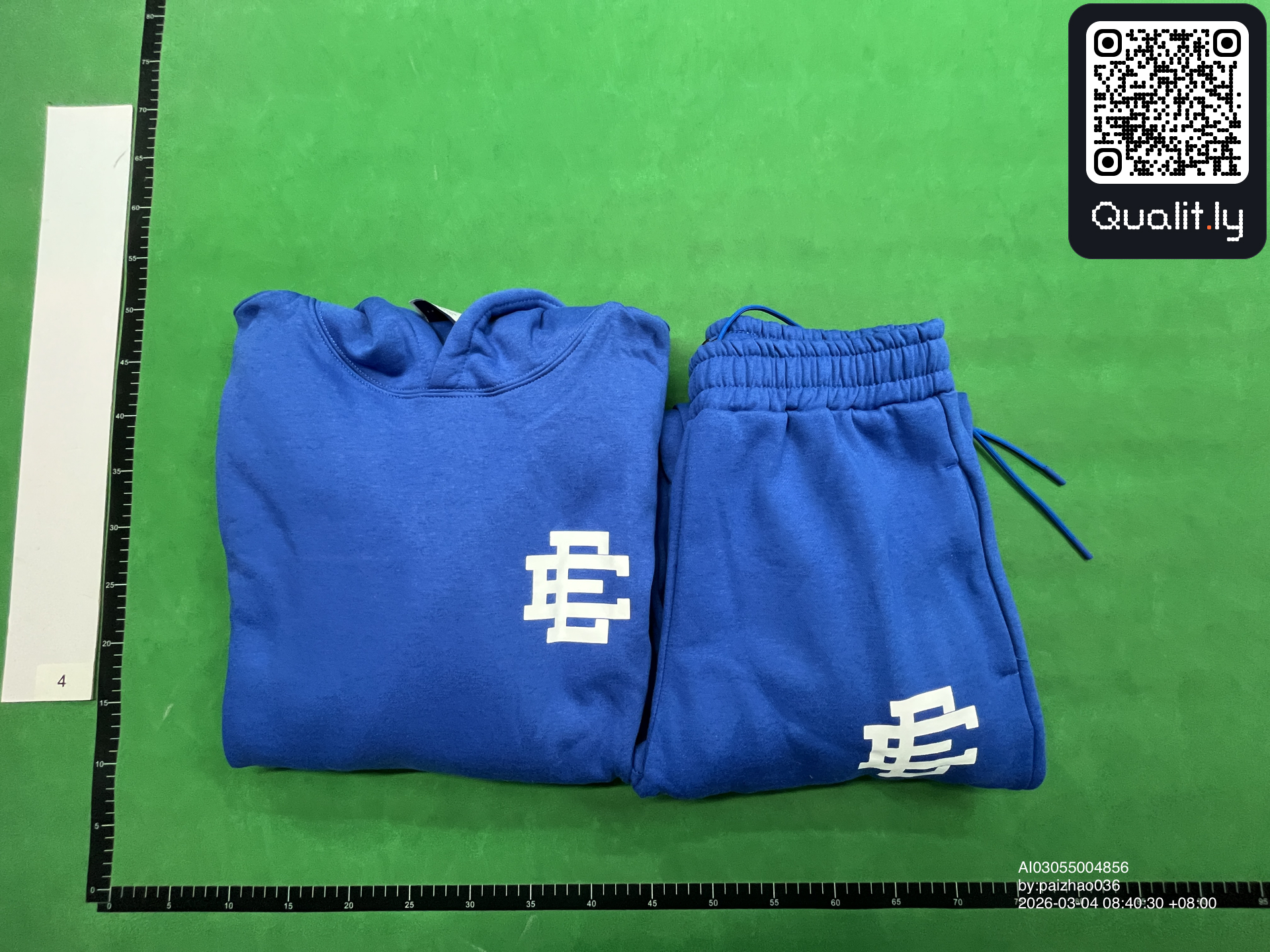 Bluza z kapturem — zdjęcie QC 1 z 13