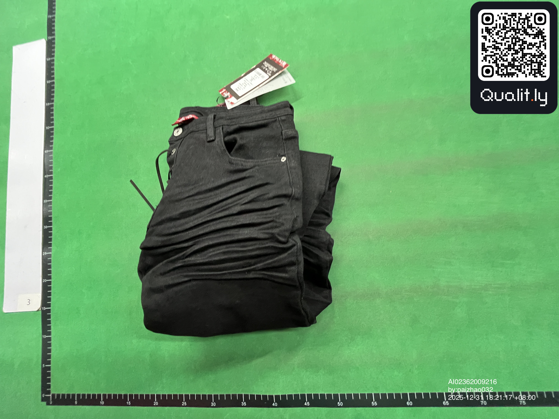 Jeans — QC-foto 1 av 12