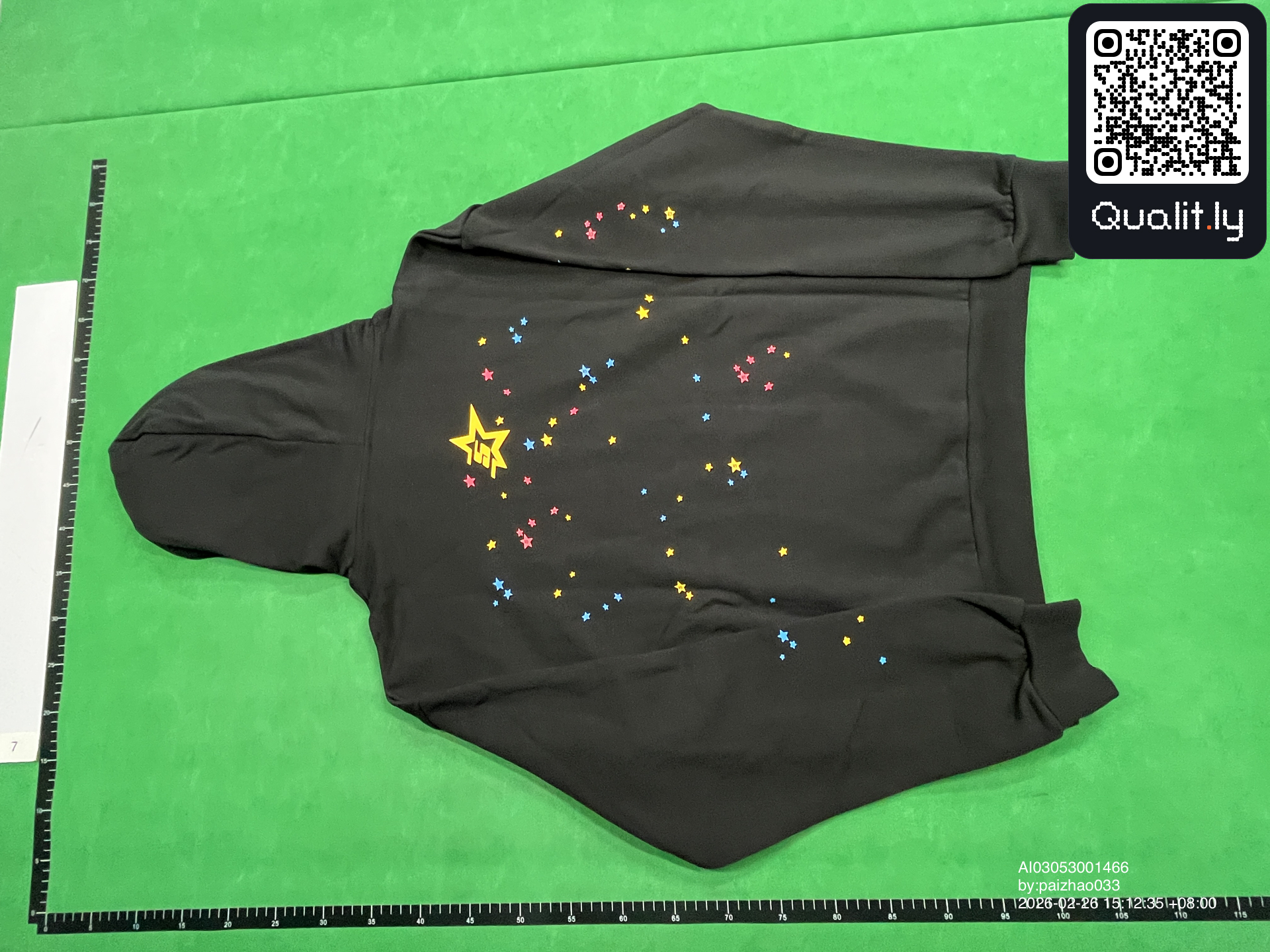 Hoodie QC photo 2 of 142