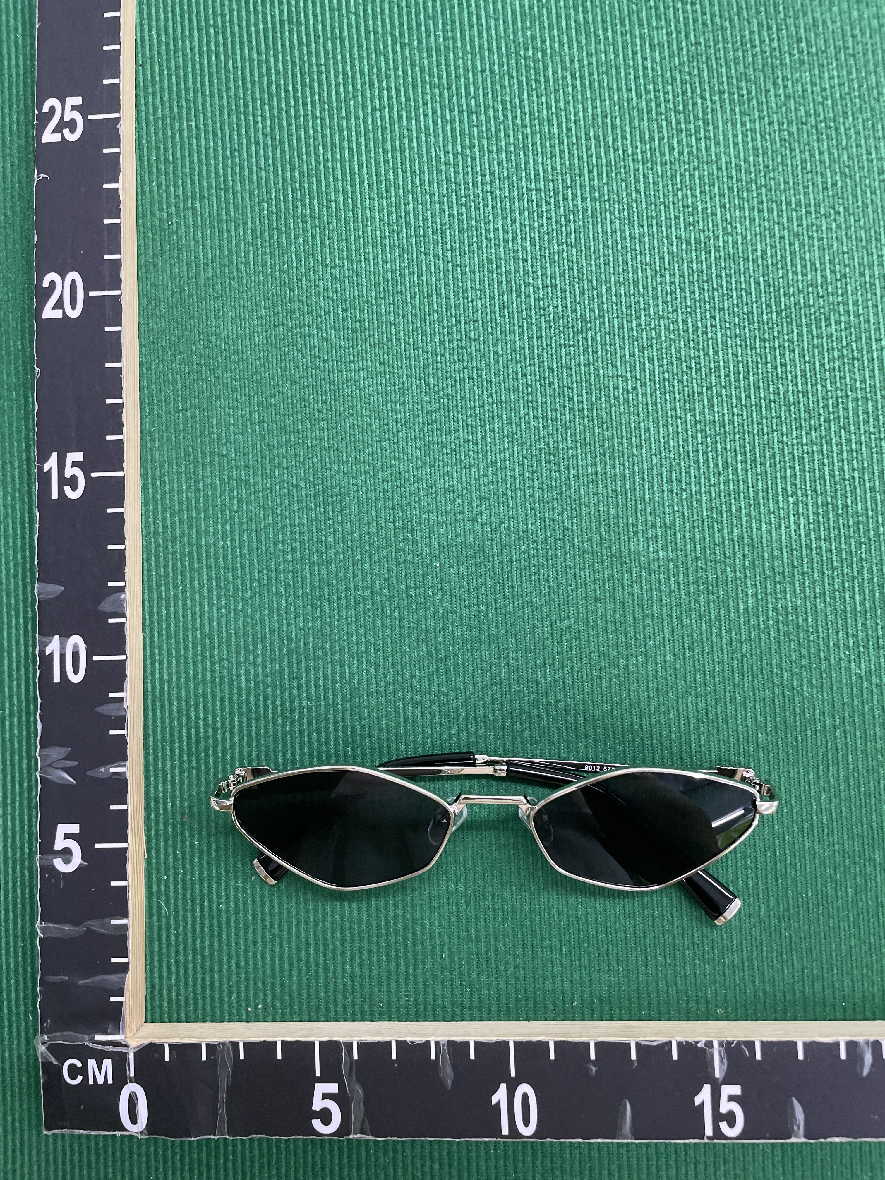 太阳镜 QC 照片 1 / 76