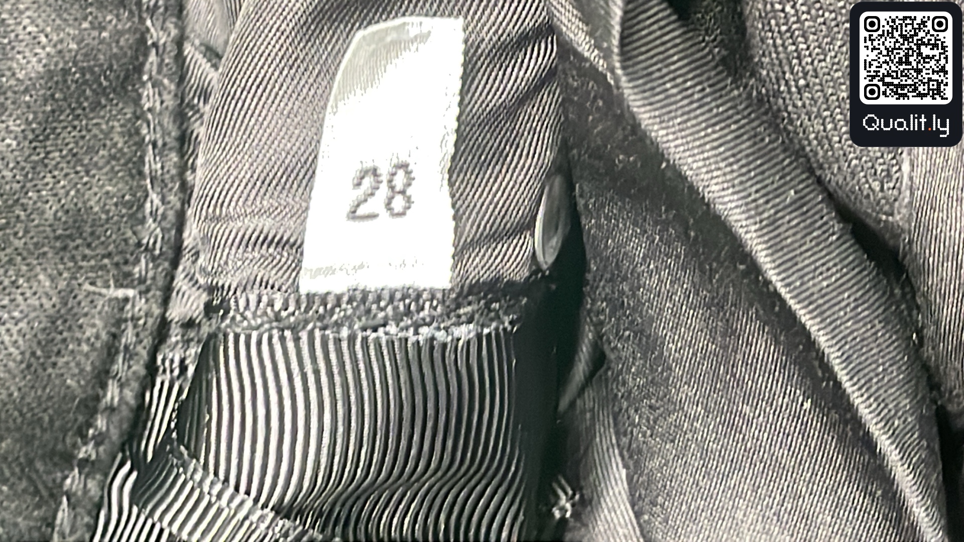 Jeans — QC-foto 1 van 32