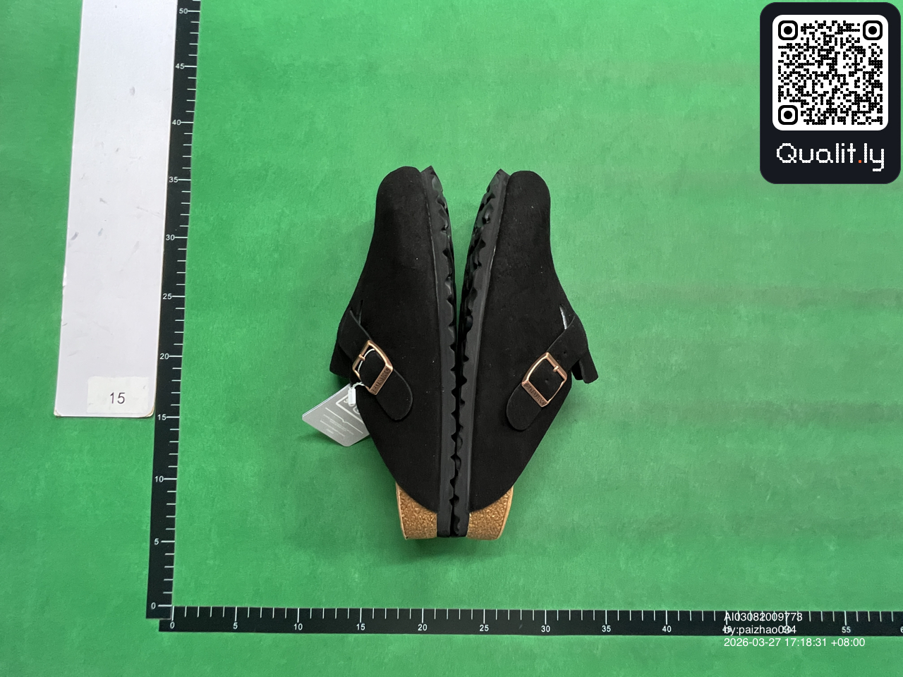 Sneakers — foto QC 2 di 10