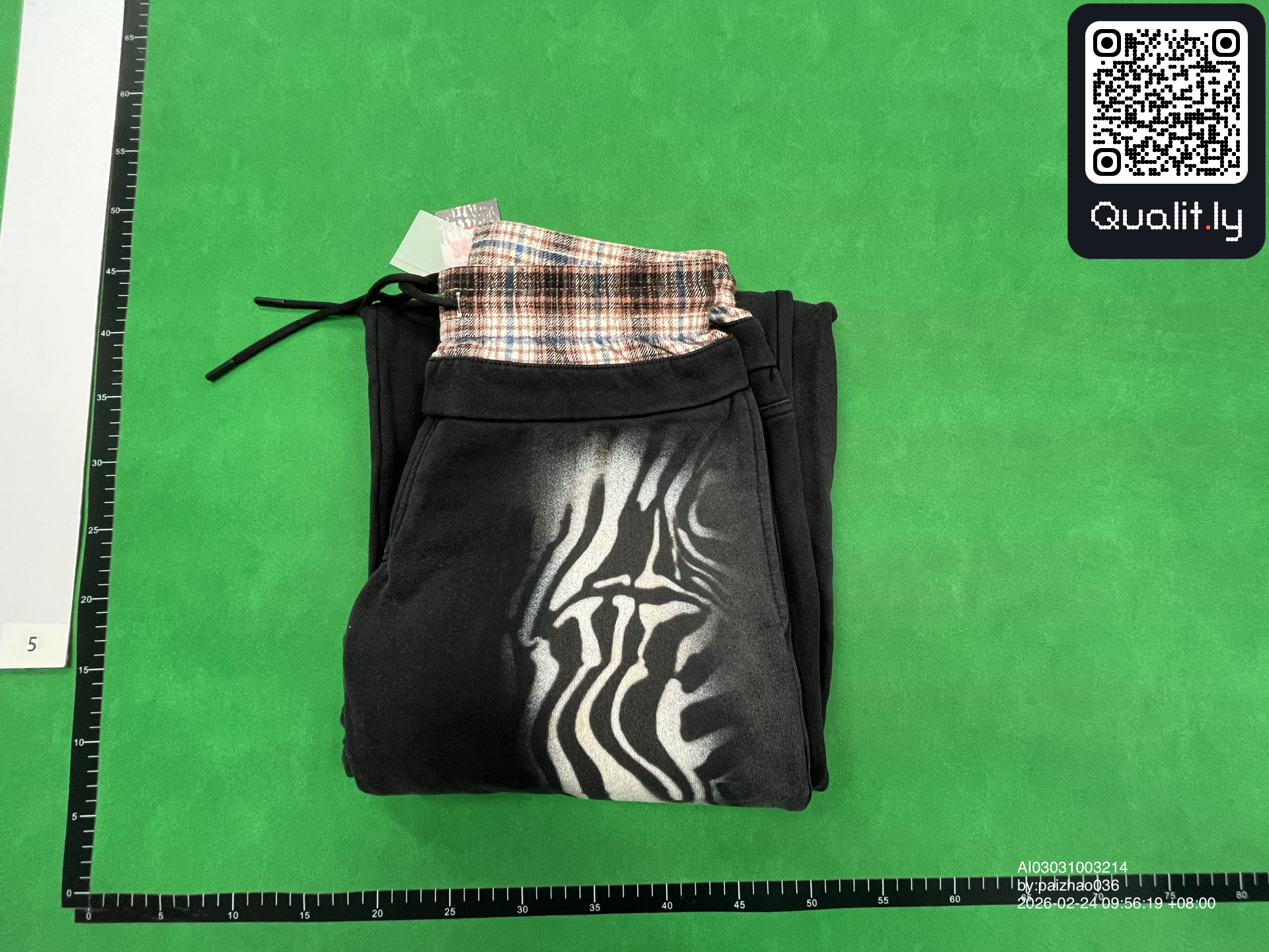 Pants QC photo 1 of 4