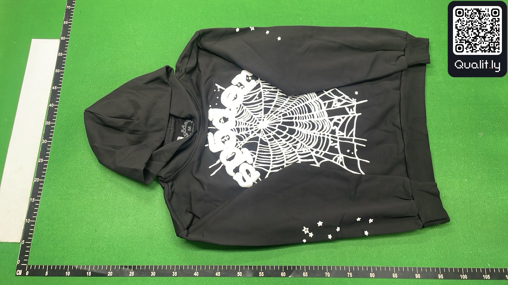 Hoodie QC photo 2 of 8