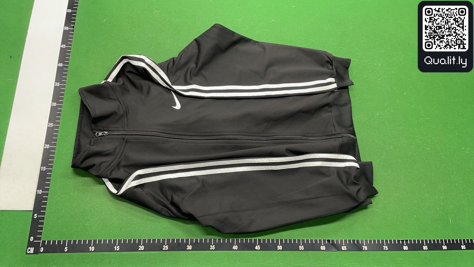 Sweater QC photo 2 of 18