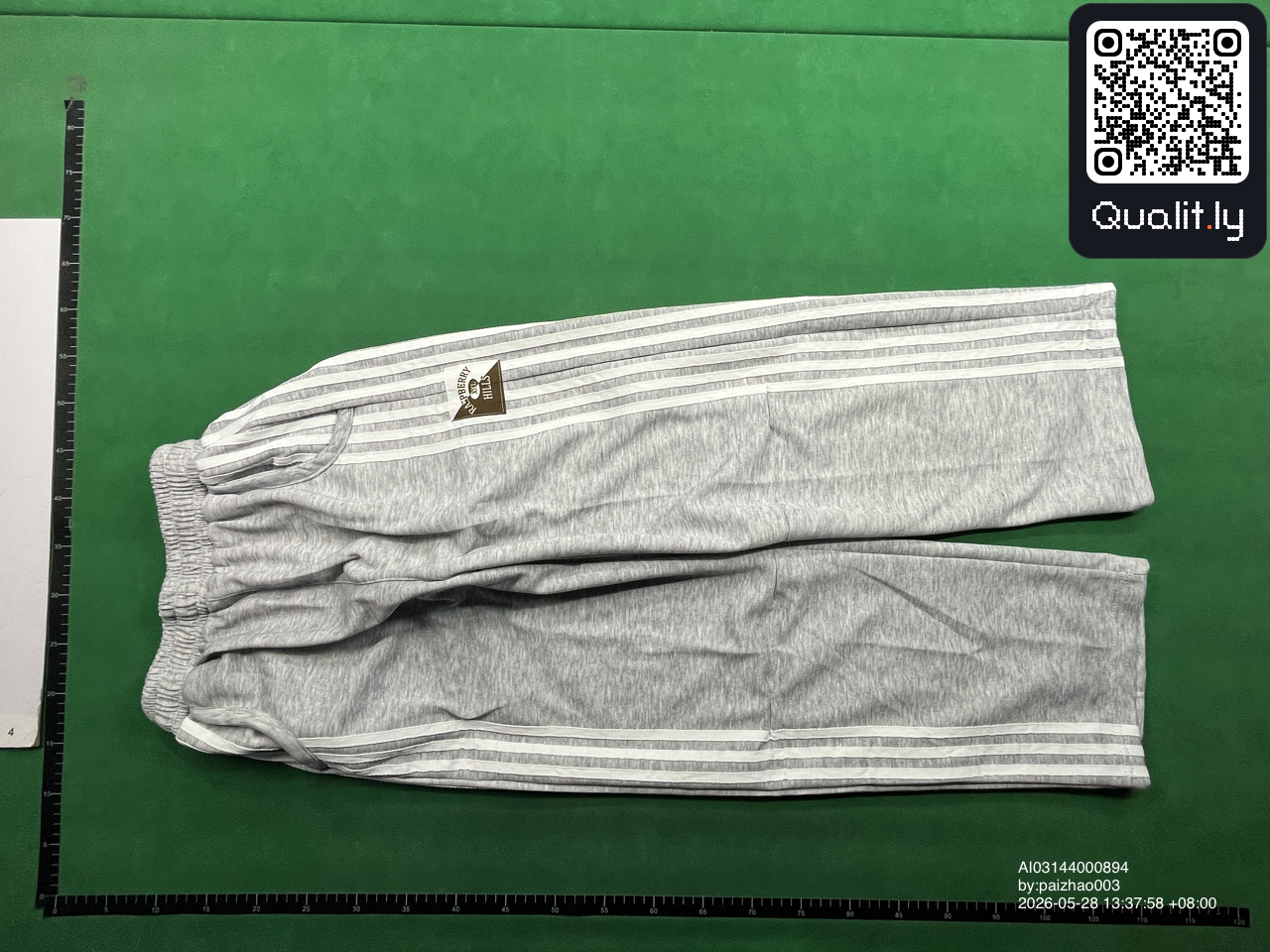 Pantaloni — fotografie QC 2 din 10