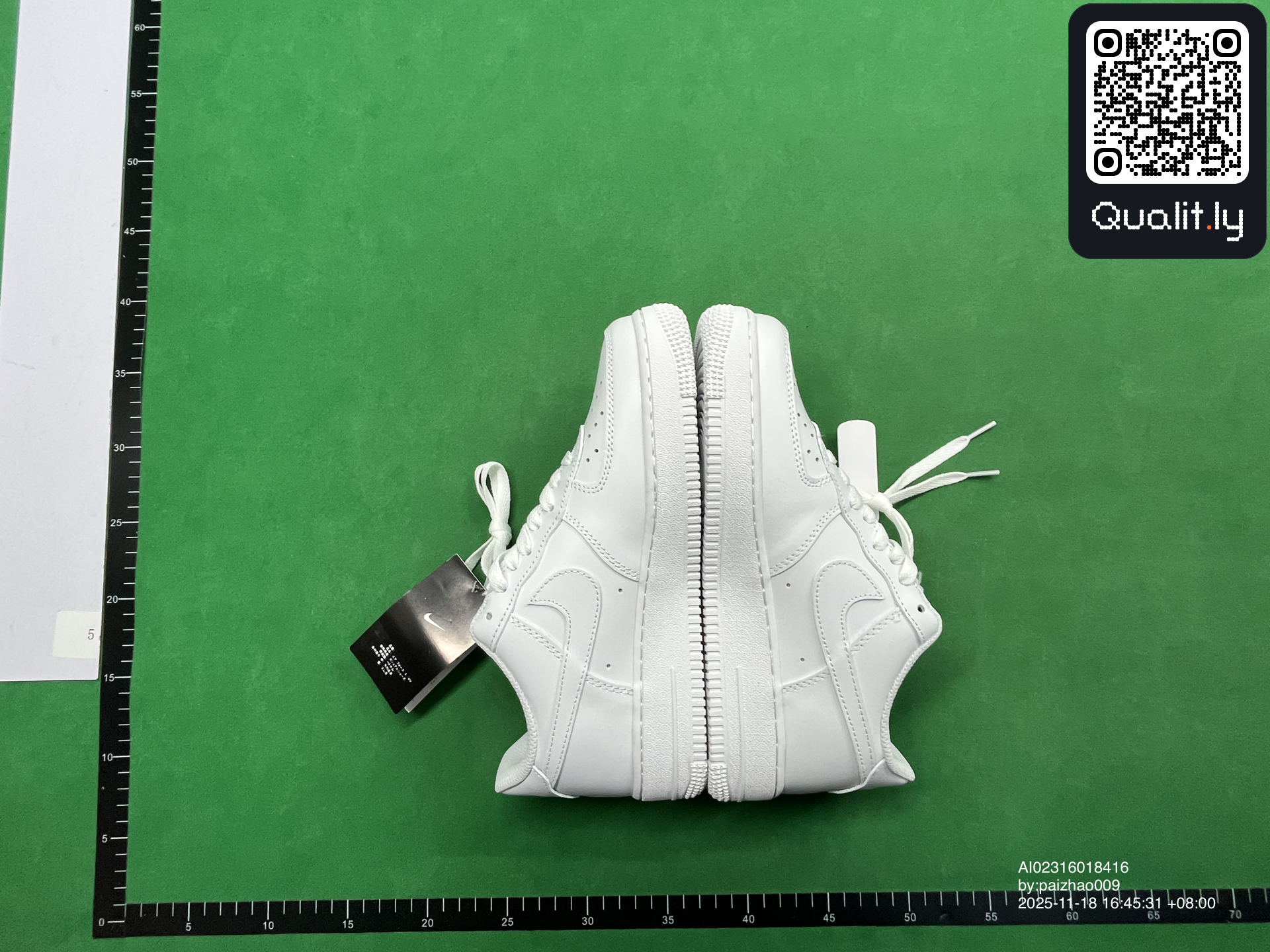 Sneakers QC photo 3 of 6