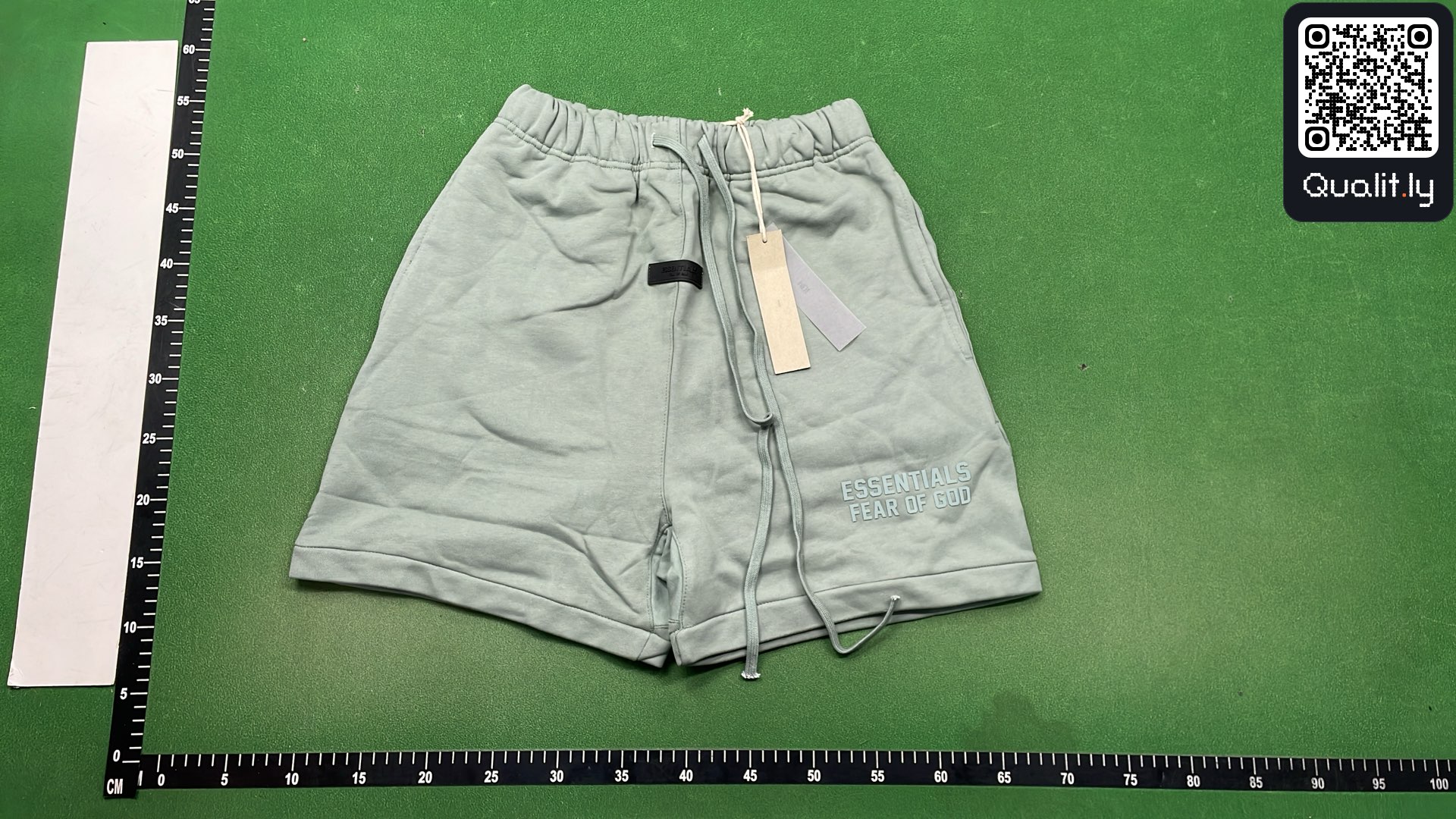 Shorts QC photo 2 of 12