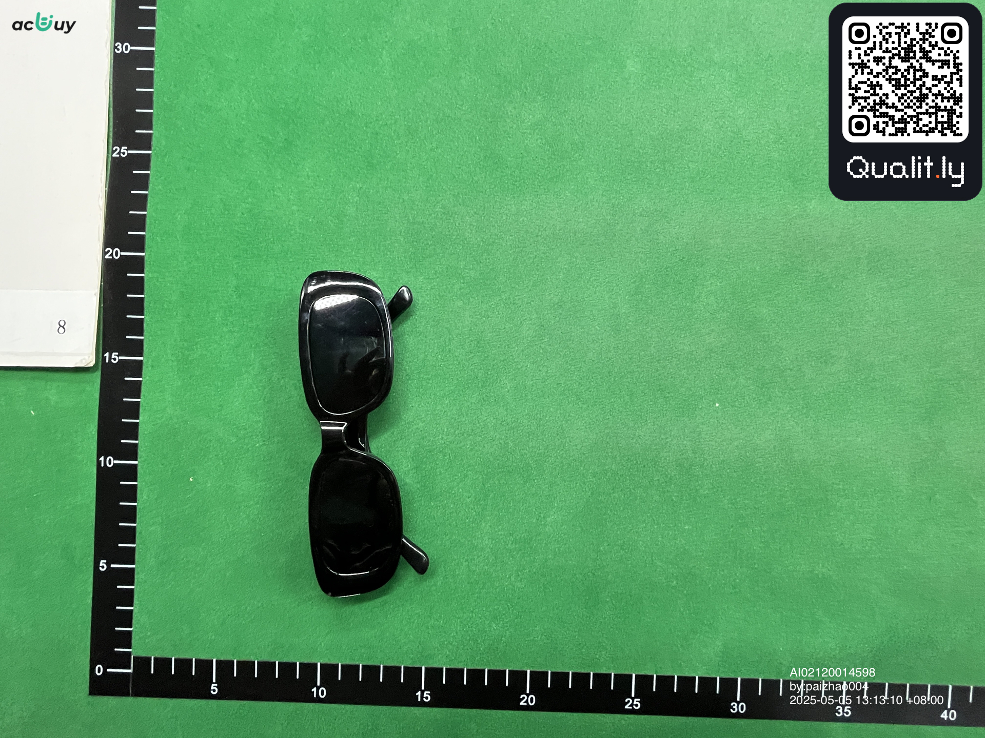 Ochelari de soare — fotografie QC 1 din 6