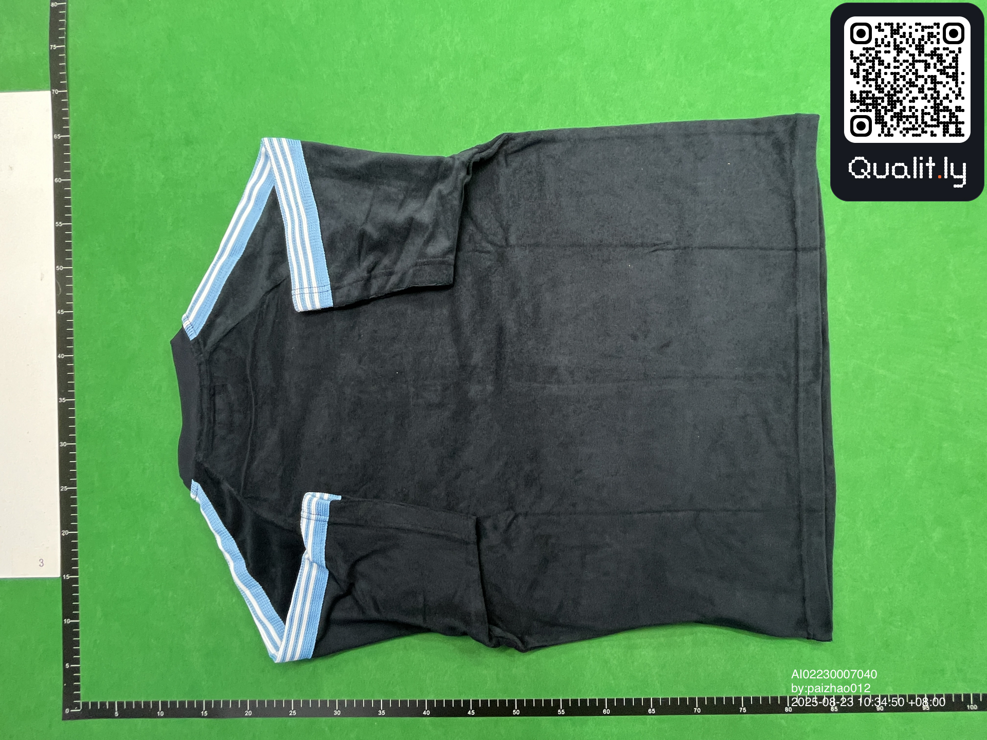 T-shirt — foto QC 2 di 4
