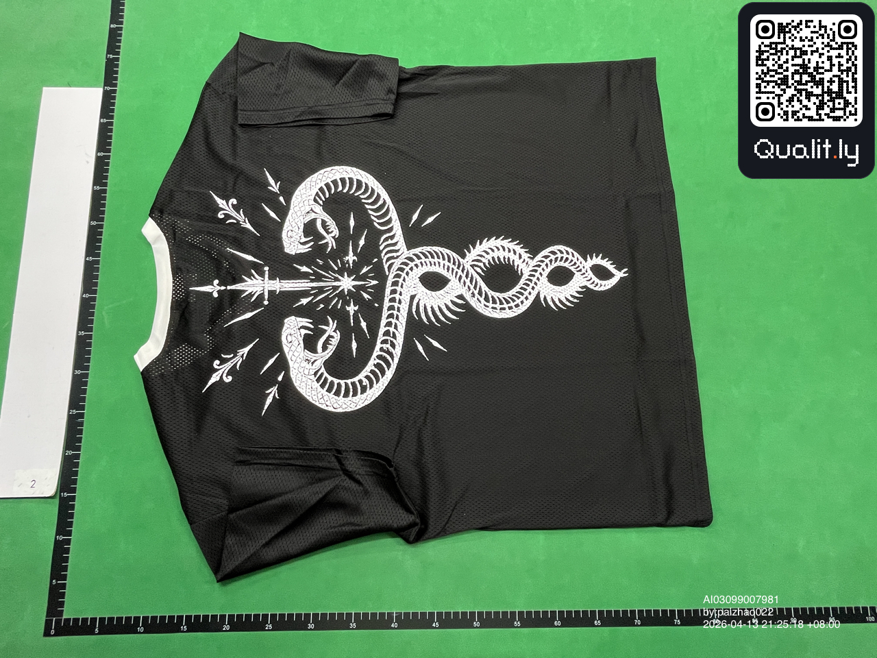 T-shirt — foto QC 2 di 4