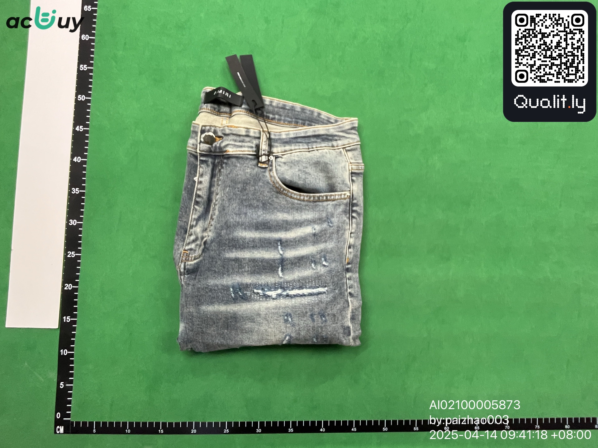 Foto QC 1 di 8