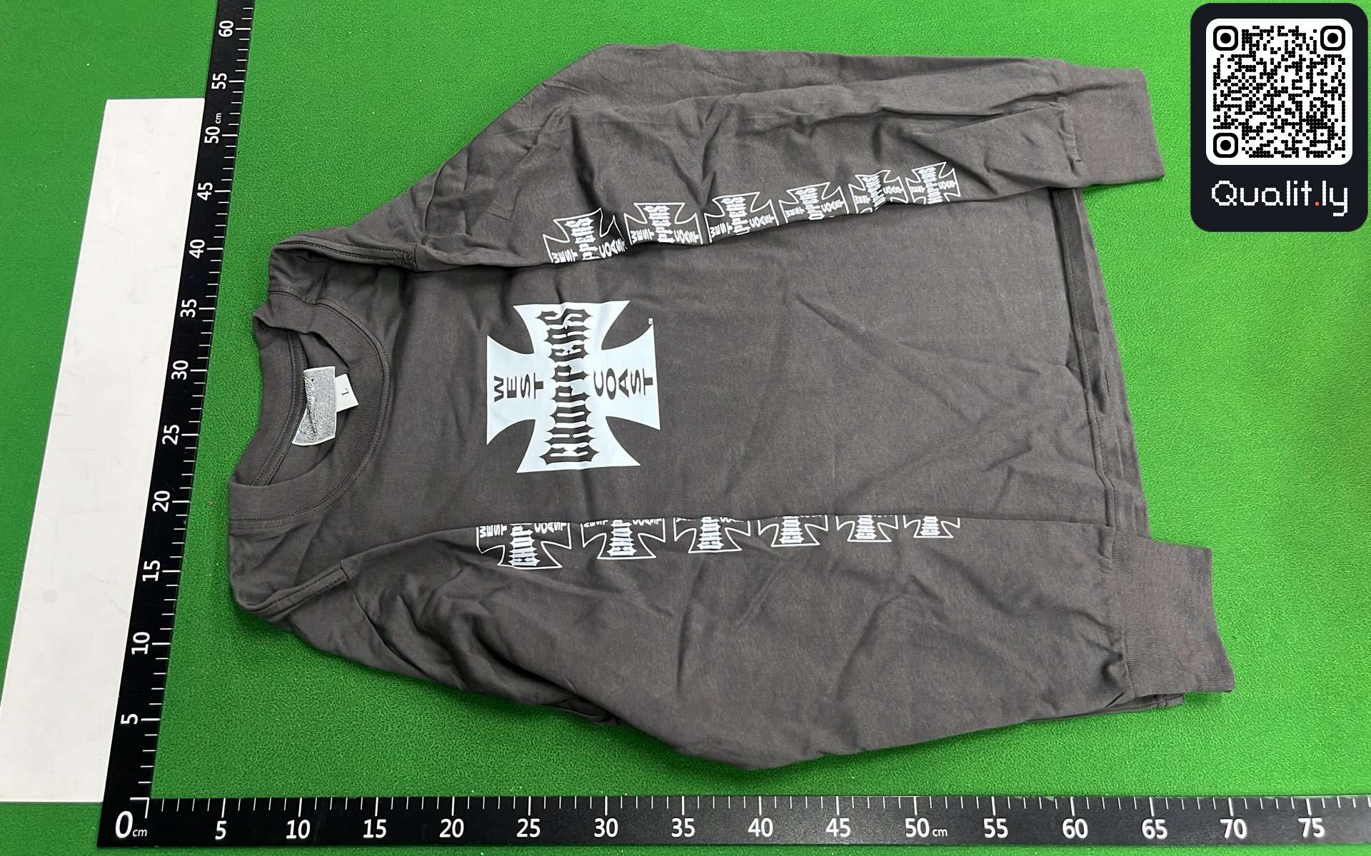 T-shirt — foto QC 2 de 14