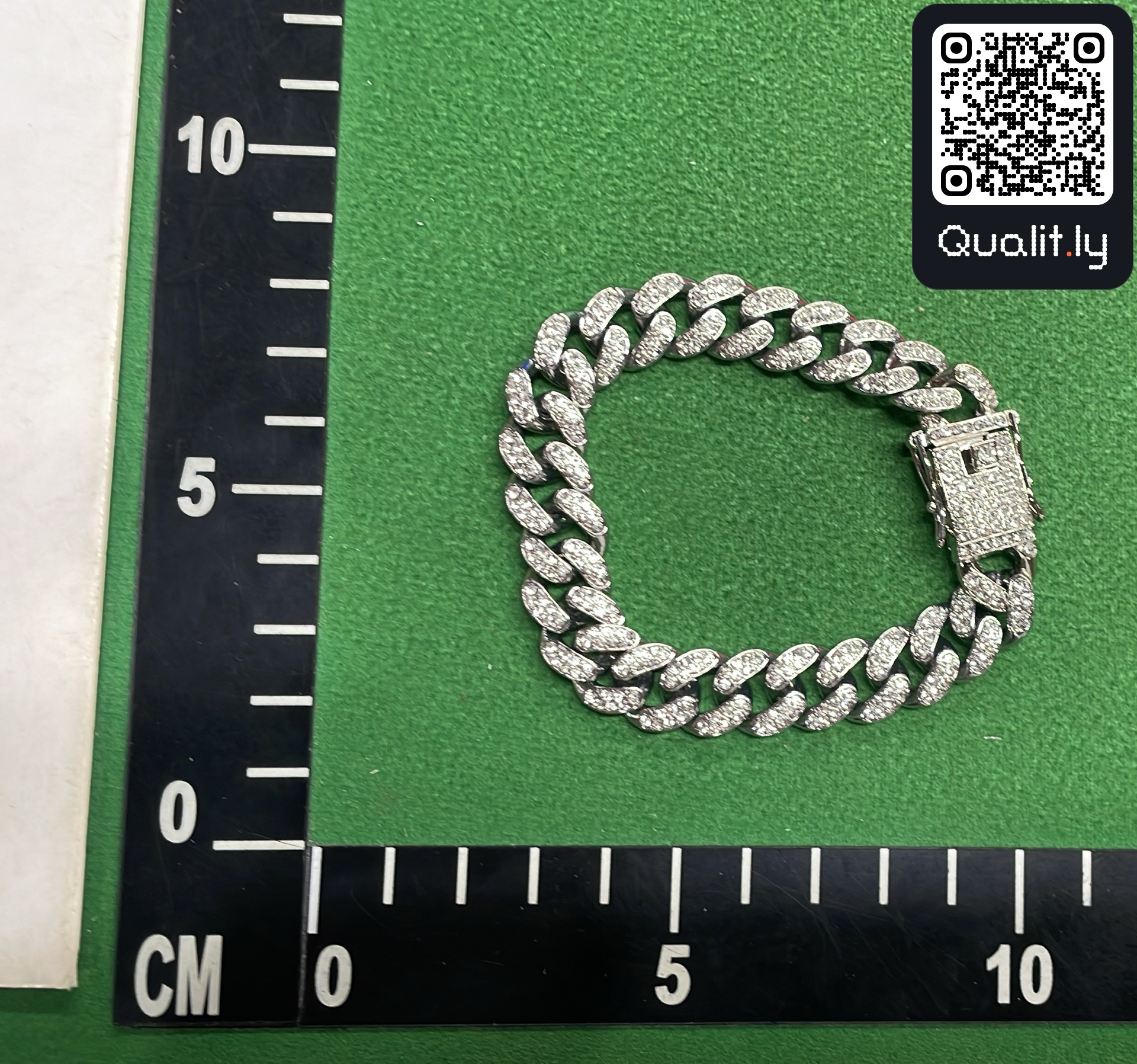 Bijou — photo QC 3 sur 79