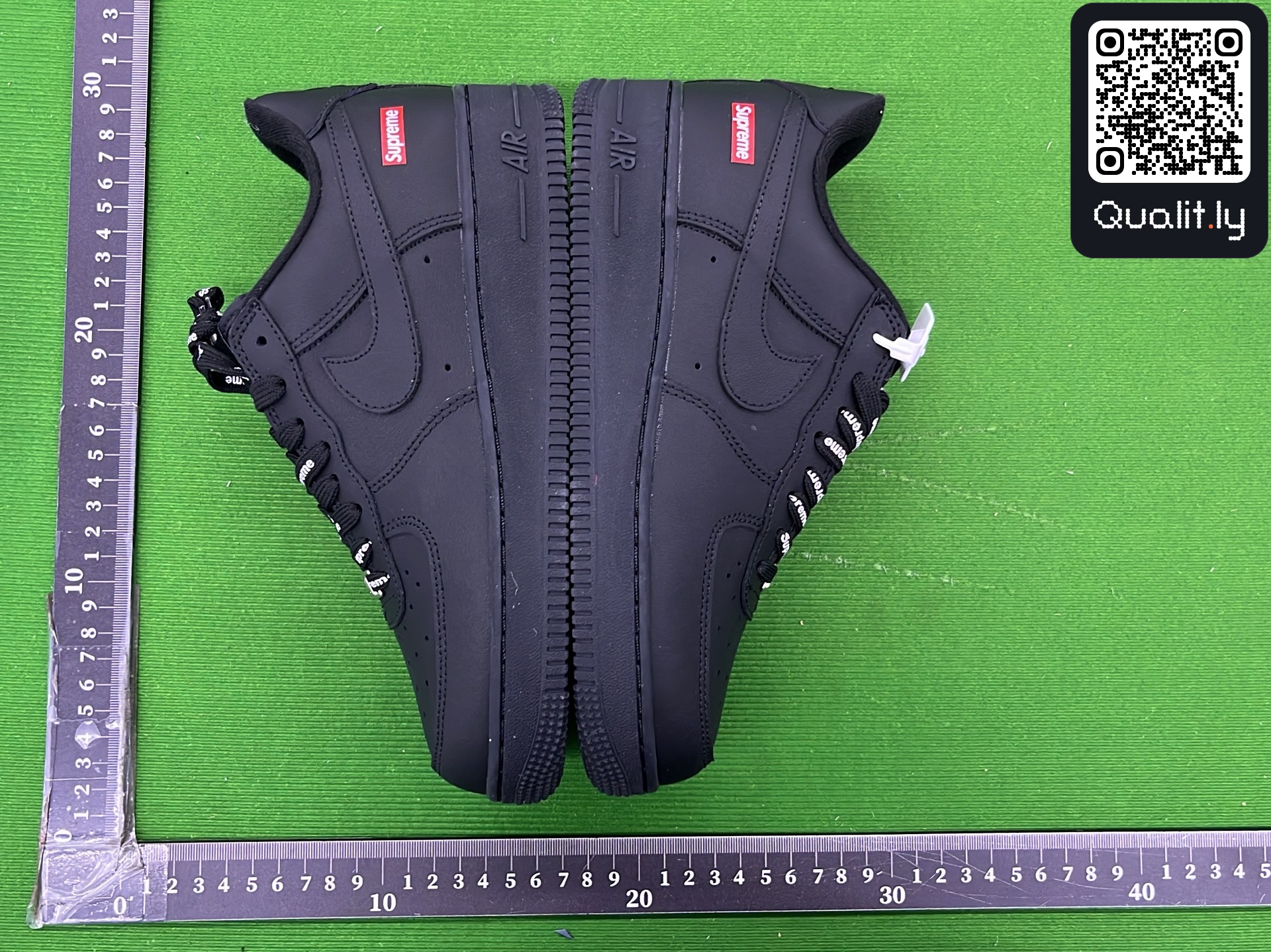 Sneakers QC photo 3 of 6