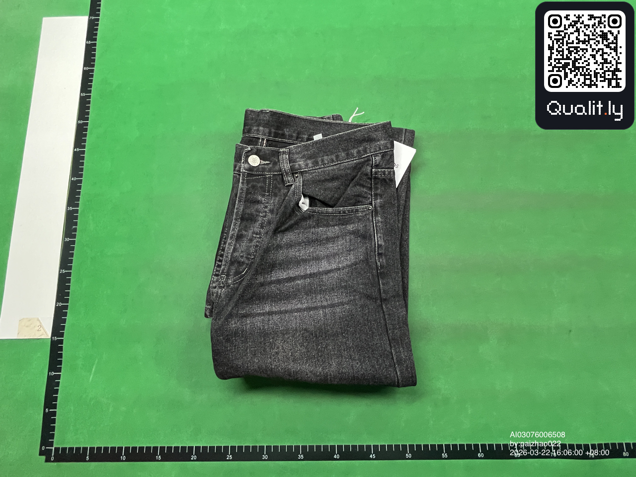 Blugi — fotografie QC 1 din 4