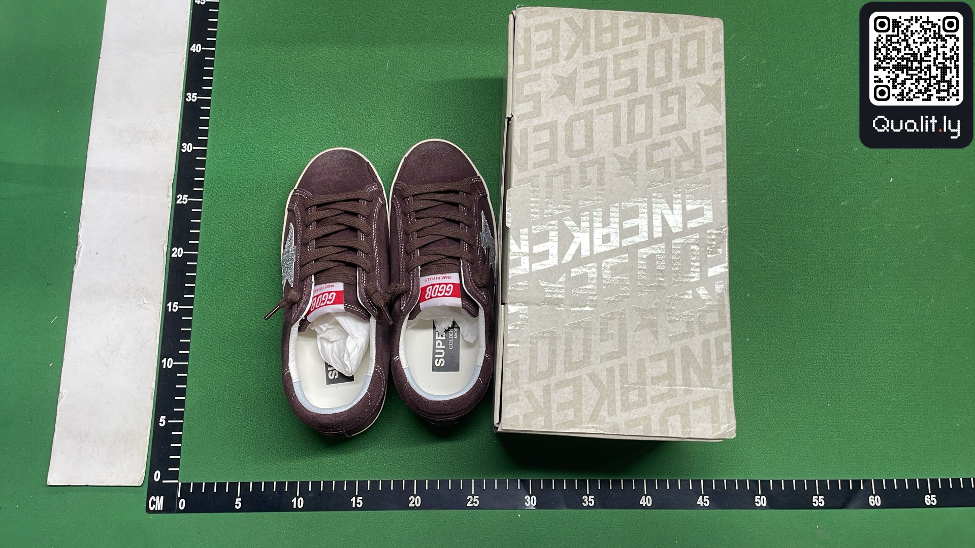 Sneakers — foto QC 1 di 16