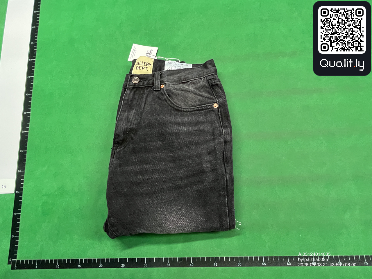 Pants QC photo 1 of 60