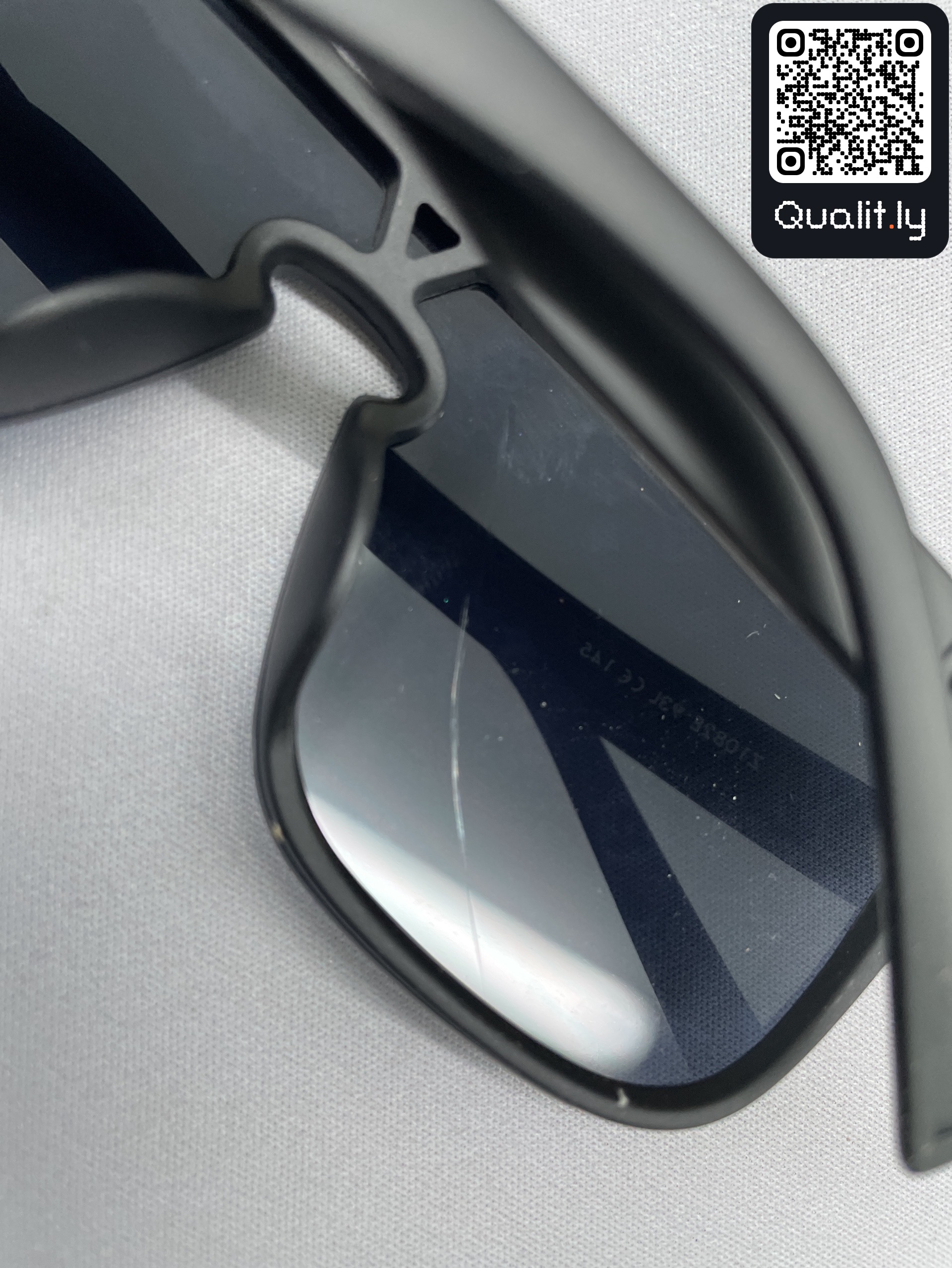 Sunglasses QC photo 2 of 6