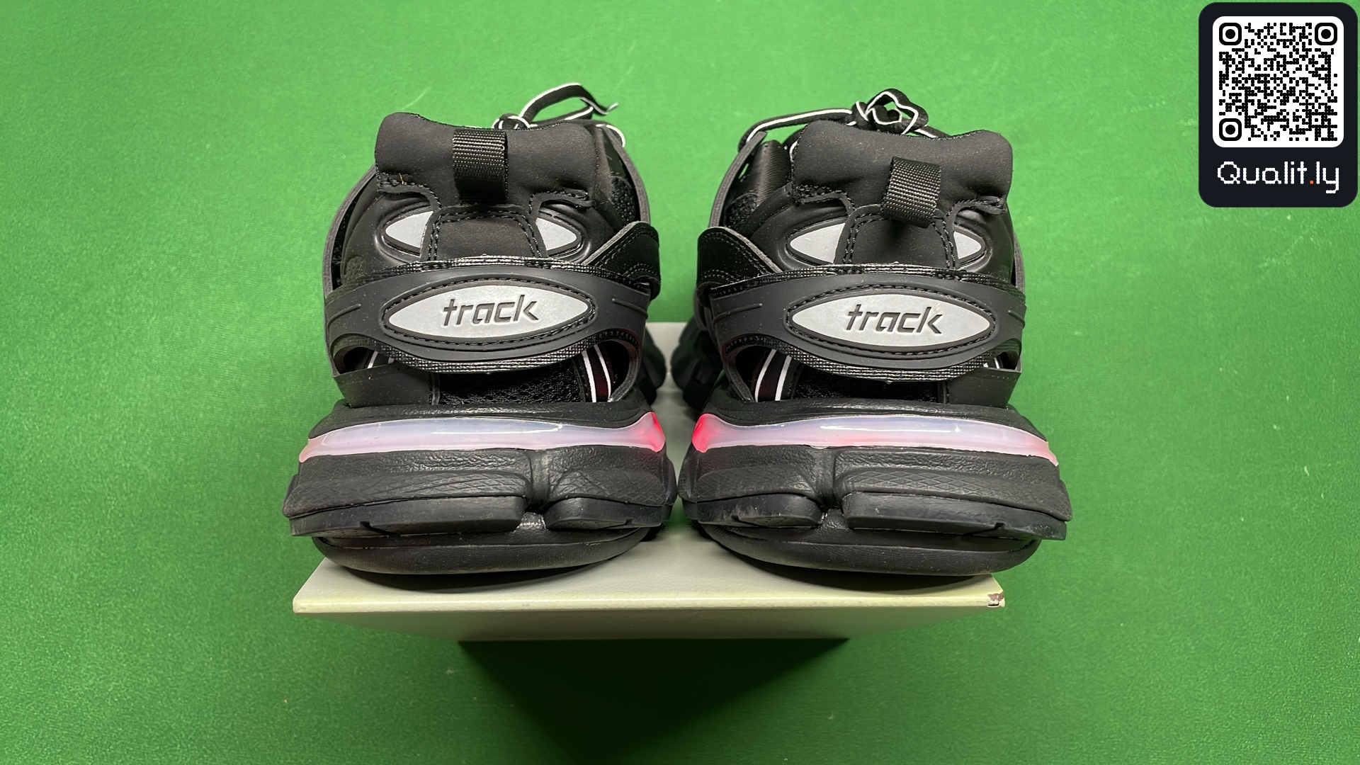 Sneakers — QC-foto 3 av 12