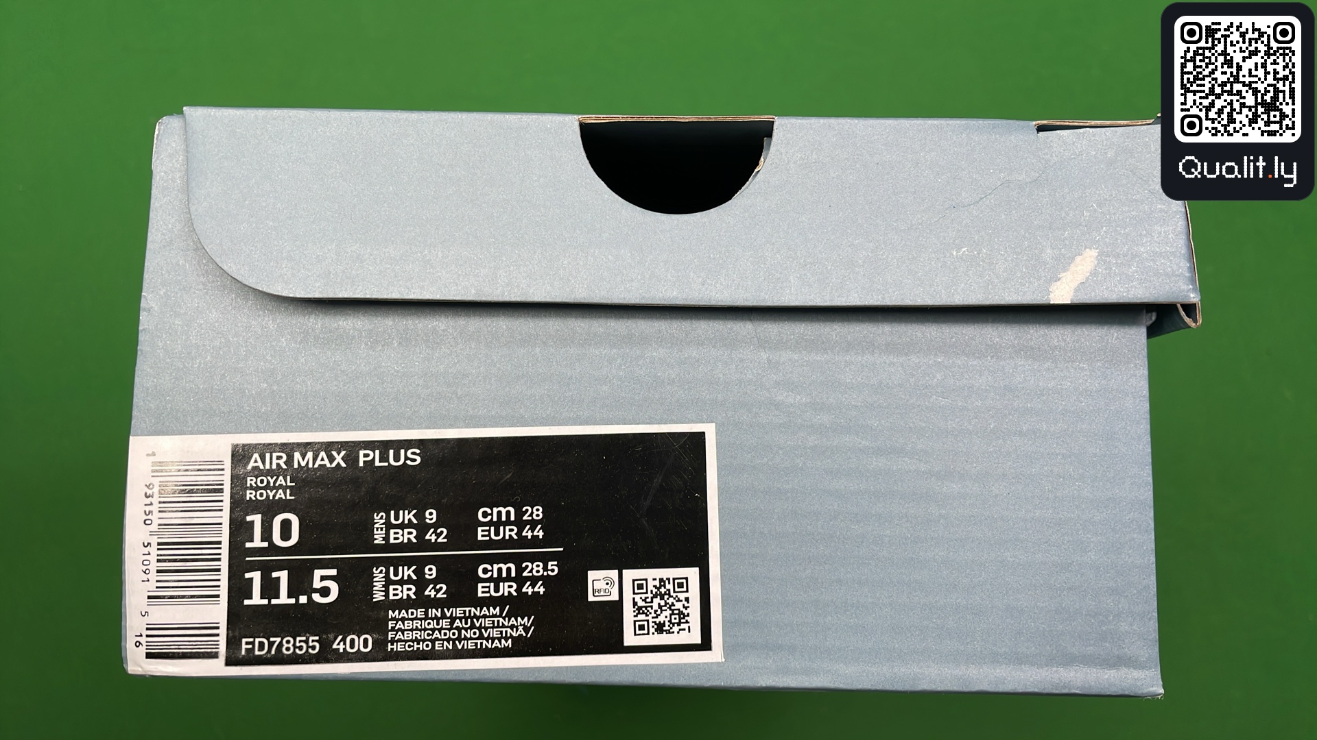 Sneakers QC photo 2 of 6