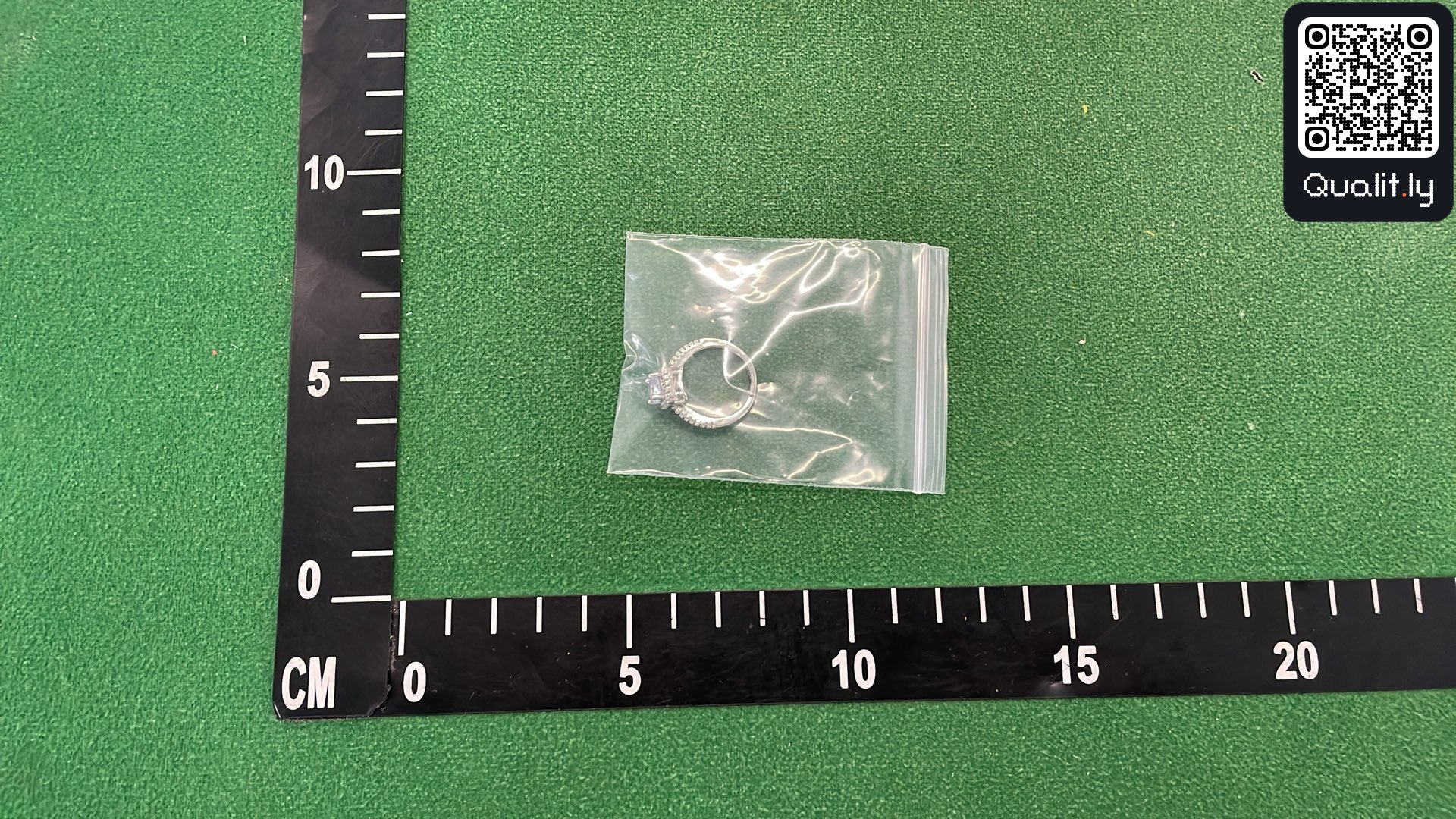 Gioiello — foto QC 3 di 3