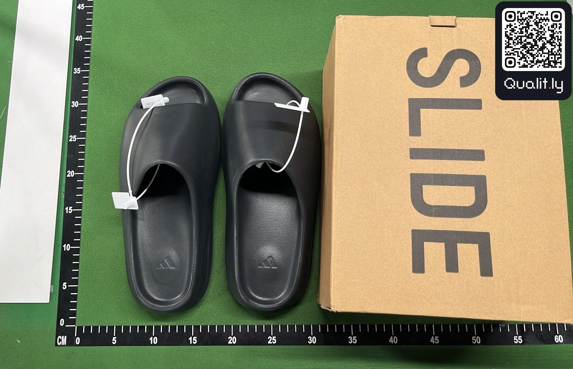 Slippers — QC-foto 1 van 5