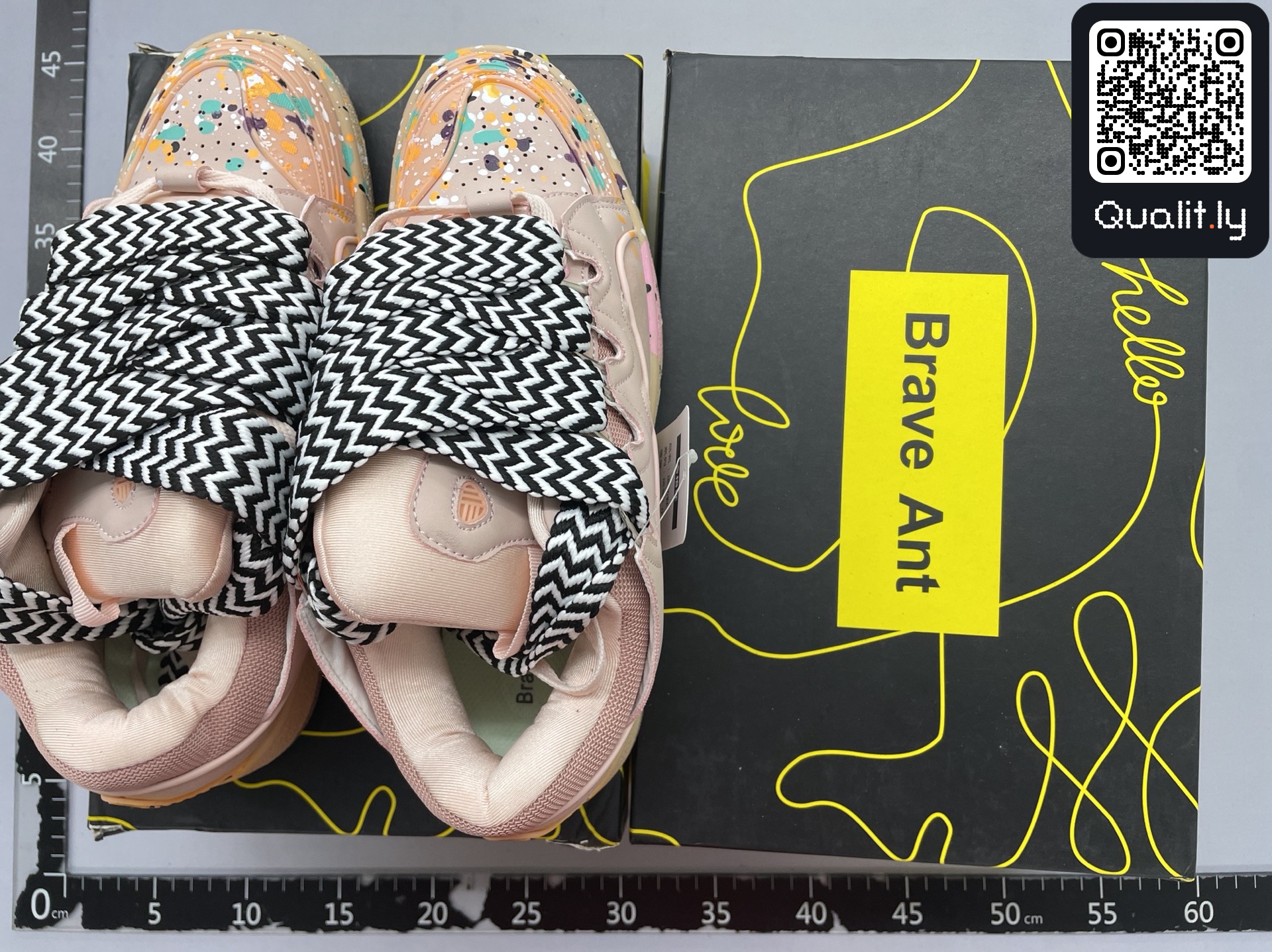 Sneakers — QC-foto 1 av 6