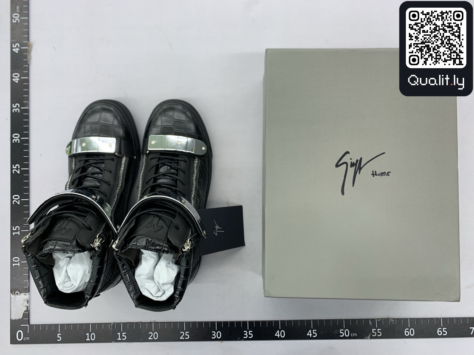 球鞋 QC 照片 1 / 137