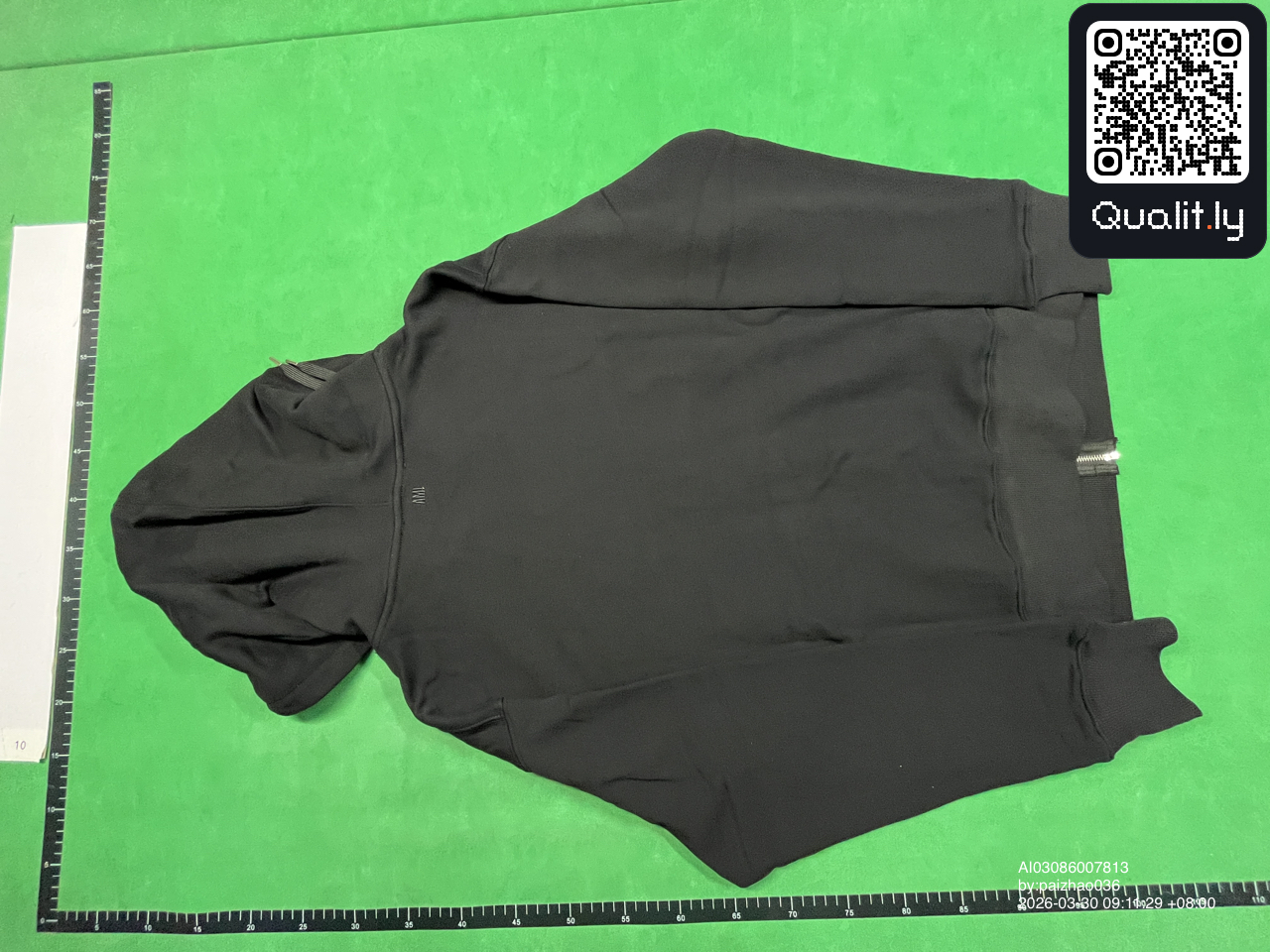 Hoodie — QC-foto 2 av 4