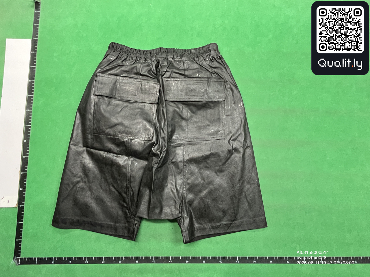 Pantaloncini — foto QC 2 di 4