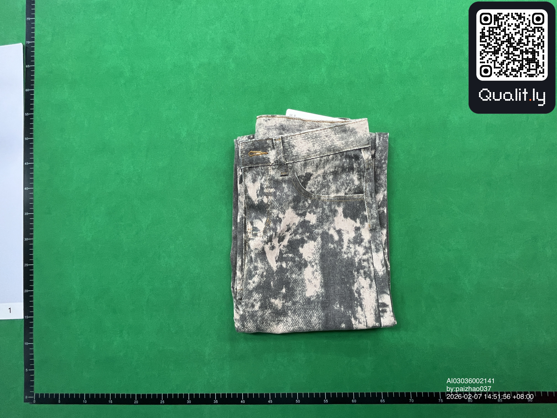 Jeans — QC-foto 1 av 16