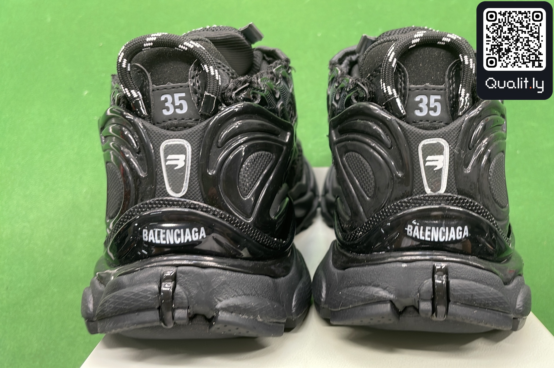 Sneakers QC photo 3 of 232