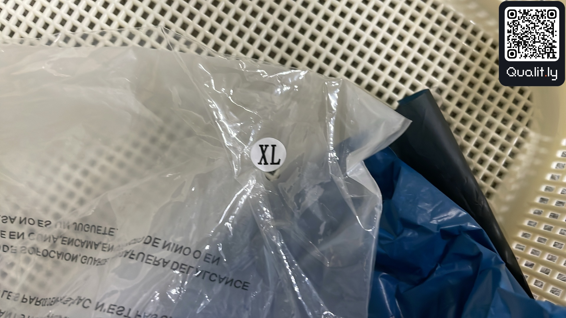 Foto QC 1 di 48