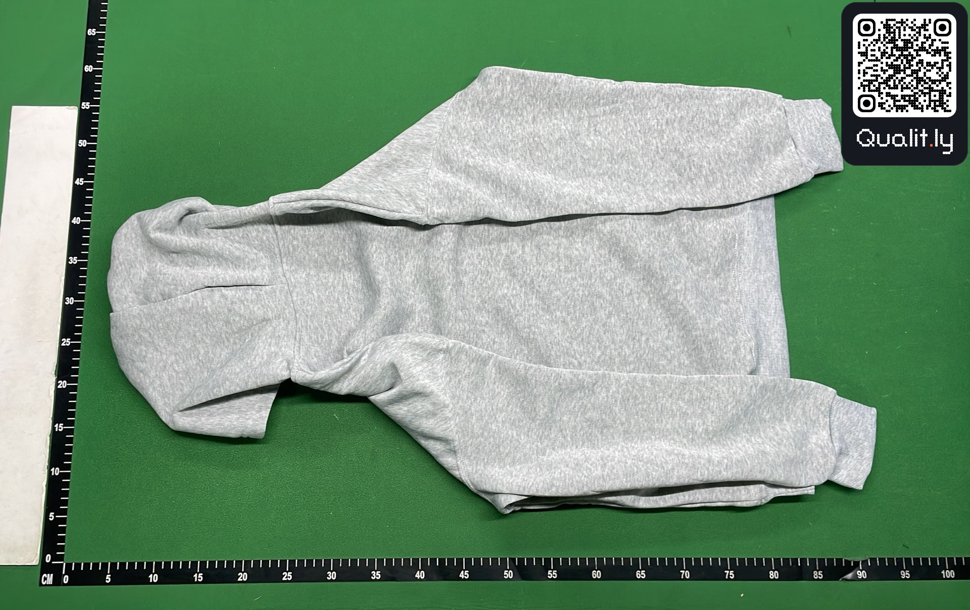 Hoodie — QC-Foto 3 von 9
