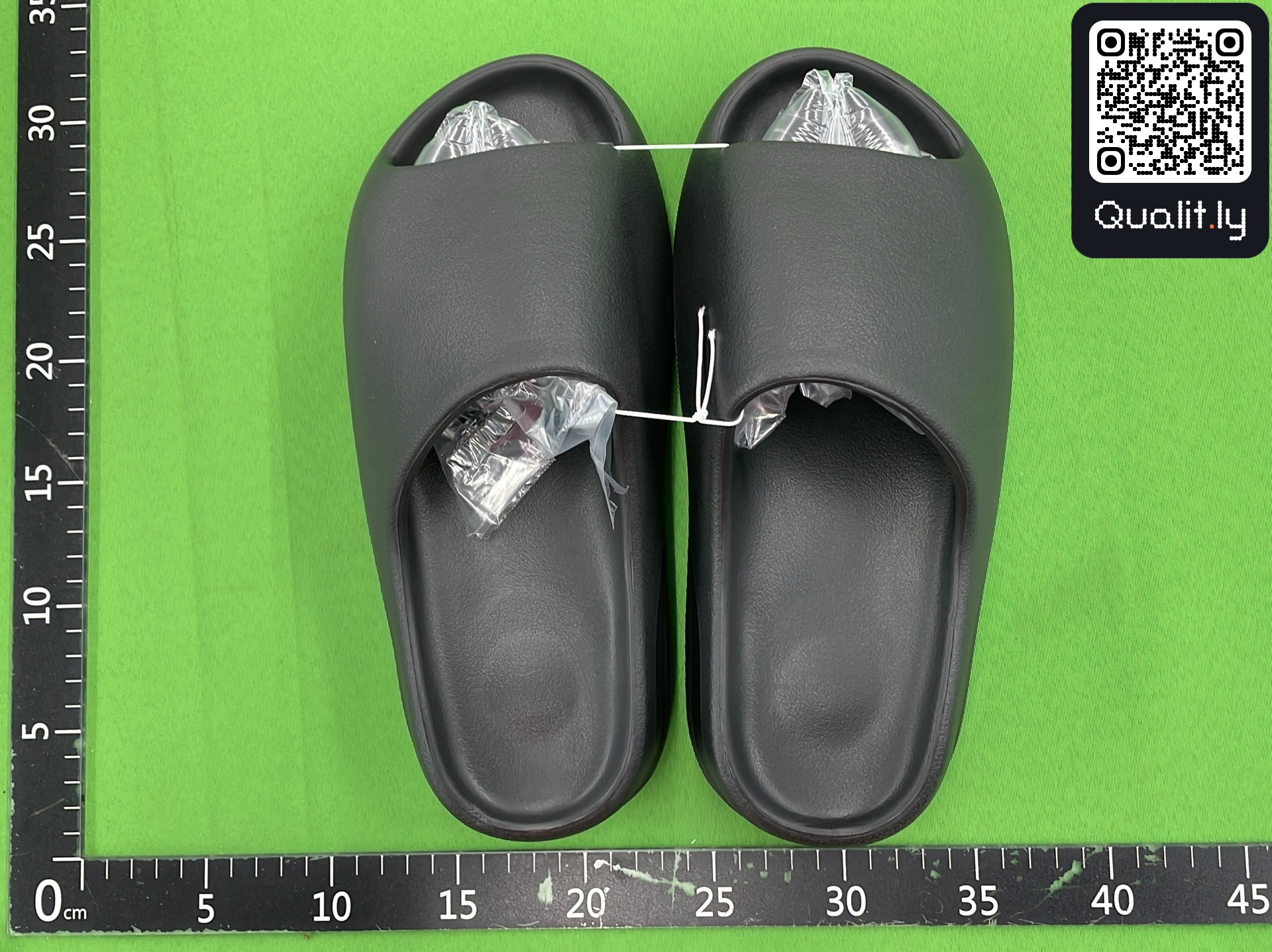 Slippers — QC-foto 1 van 10