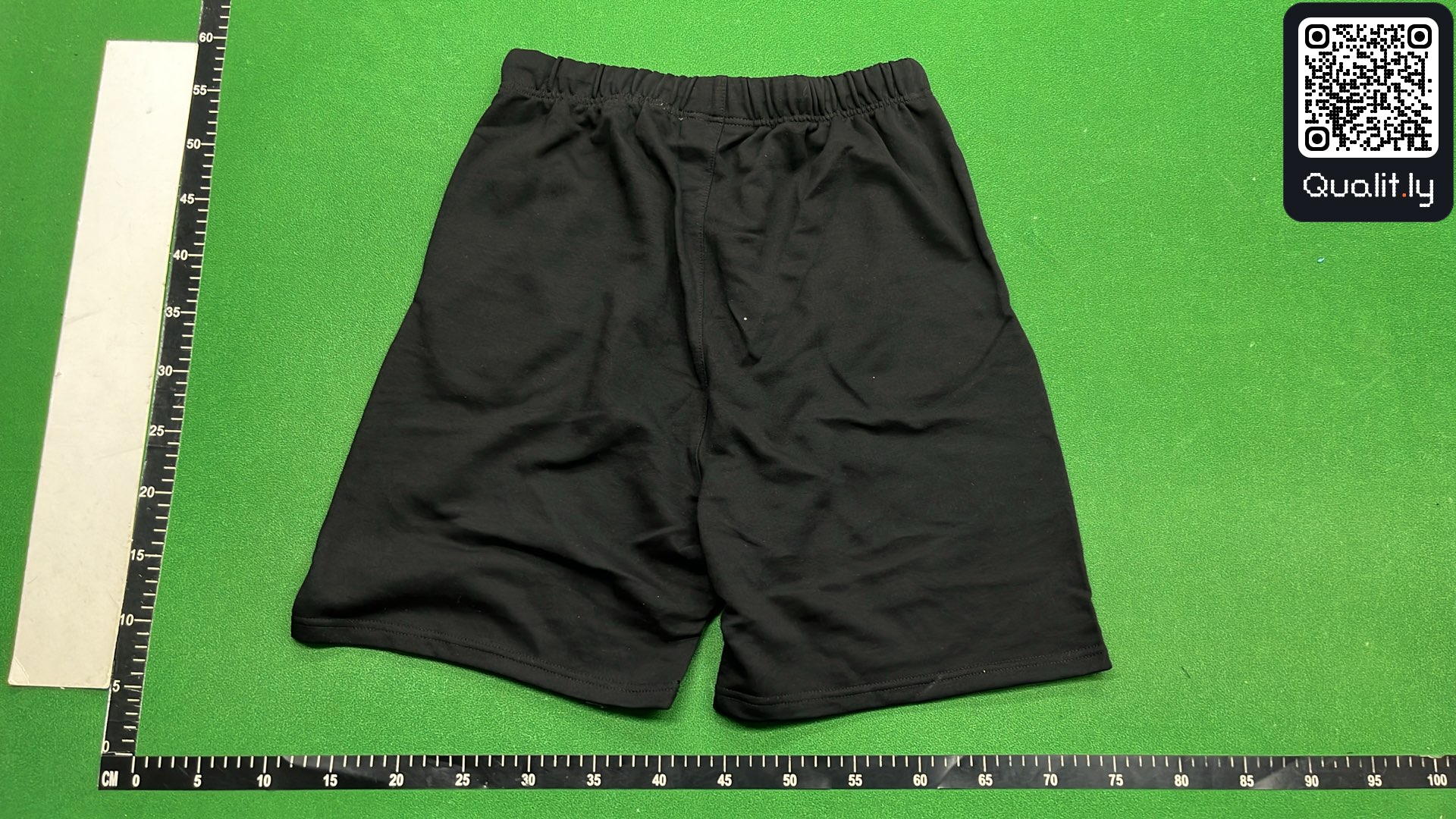 Shorts QC photo 3 of 32