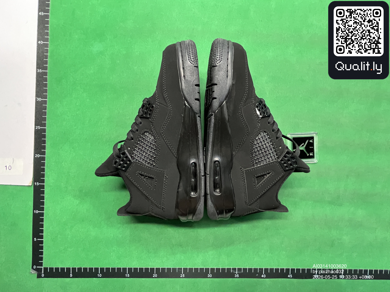Sneakers — foto QC 3 di 22