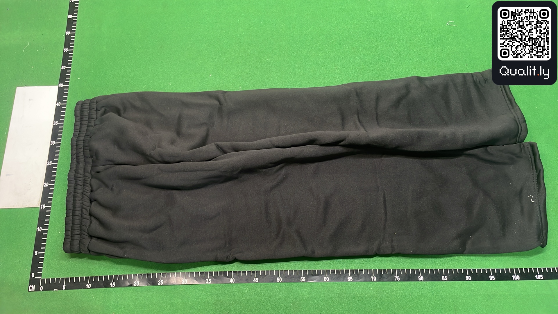 Pantaloni — foto QC 3 di 4