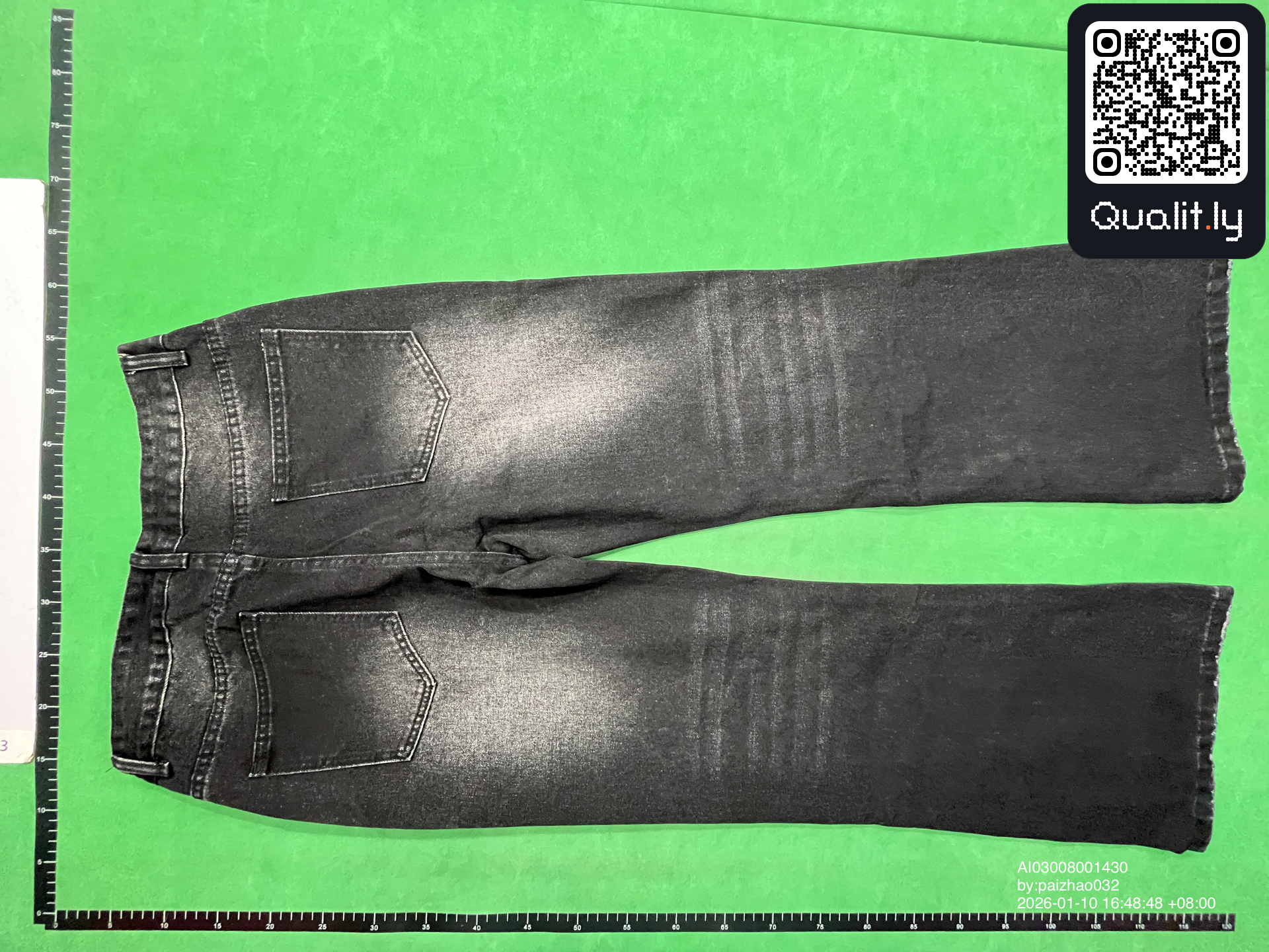 Jeans — QC-foto 2 av 4