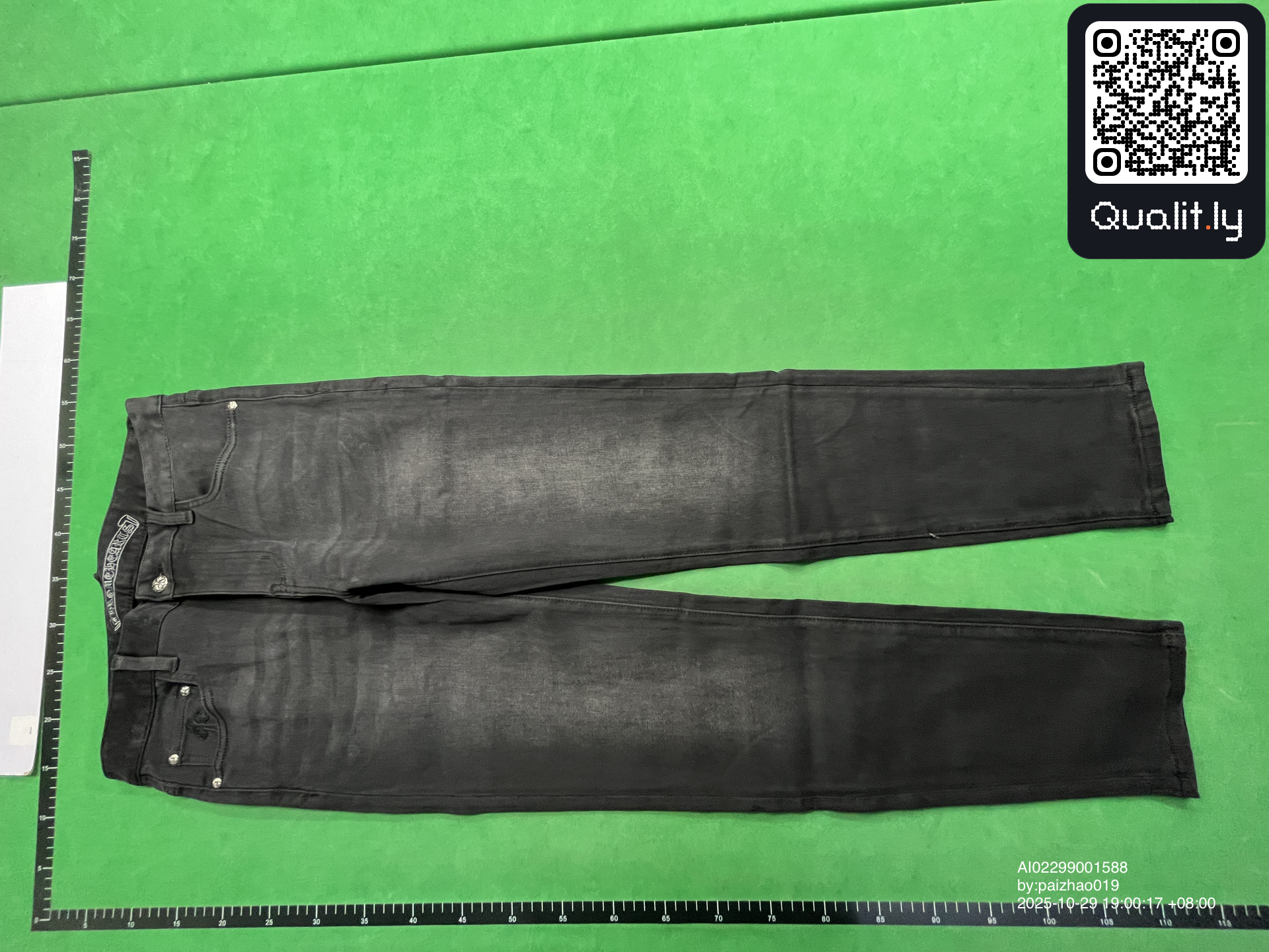 Jeans QC photo 3 of 22