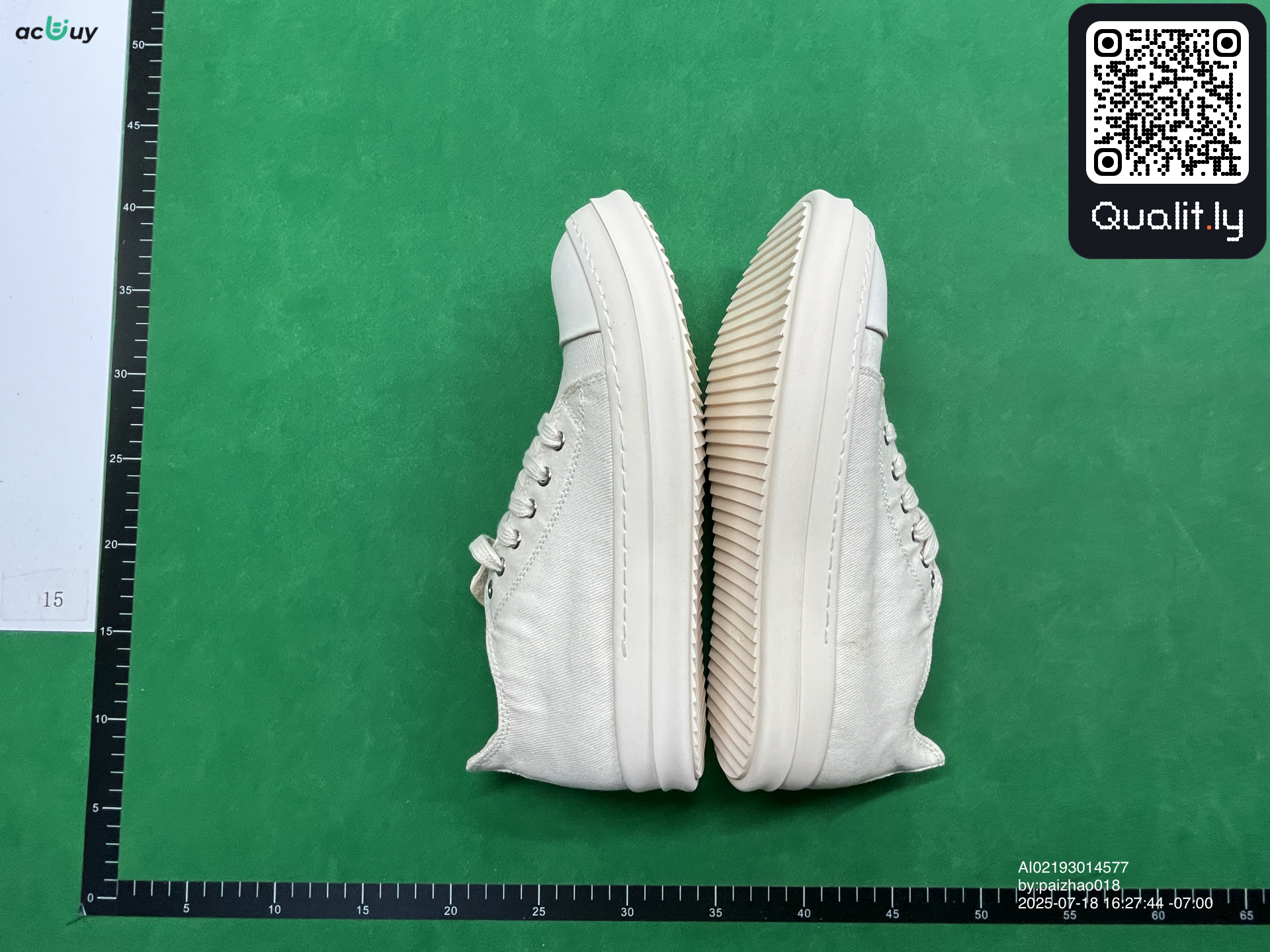 Sneakers — QC-foto 2 van 10