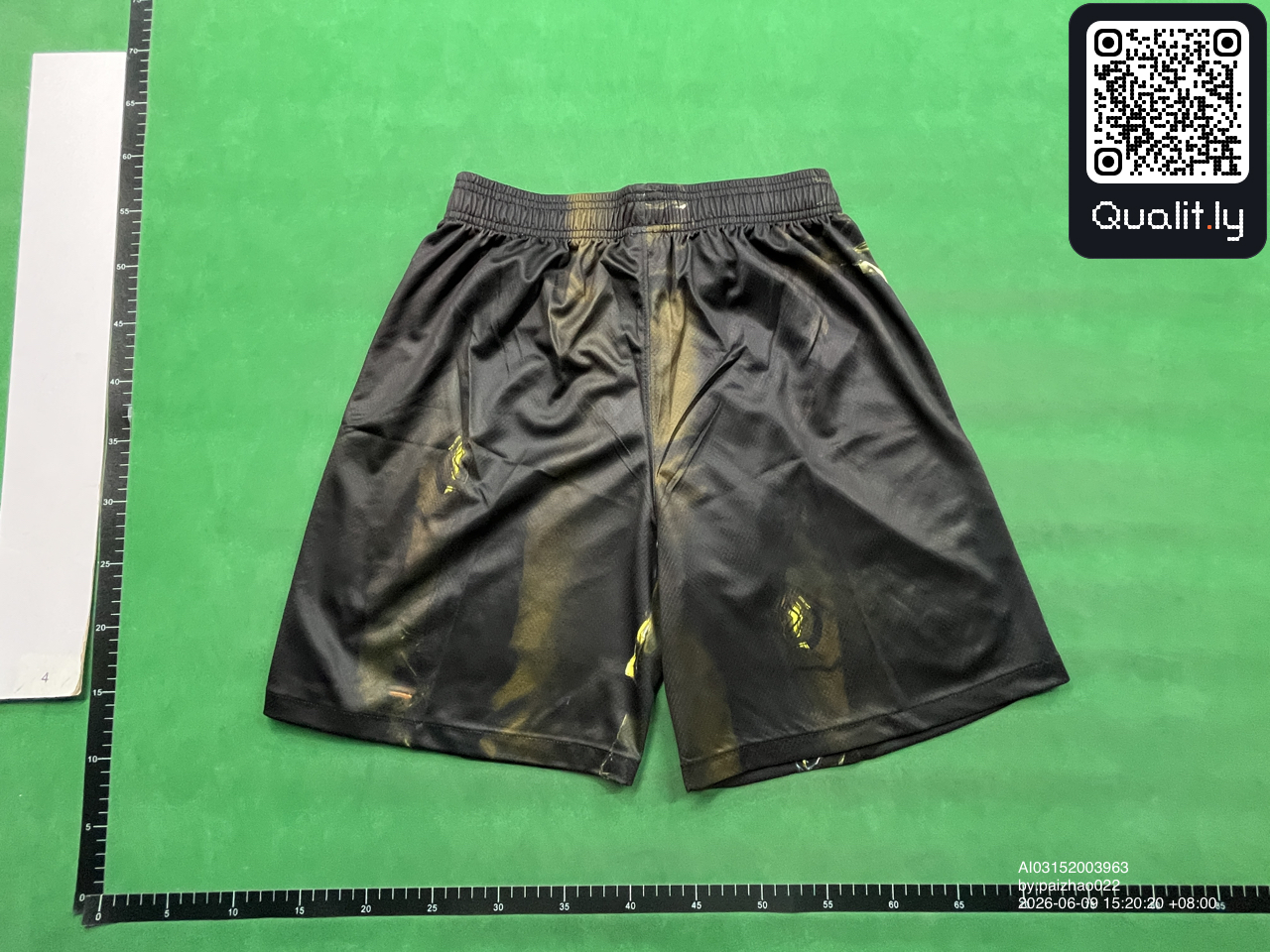 Short — photo QC 2 sur 4