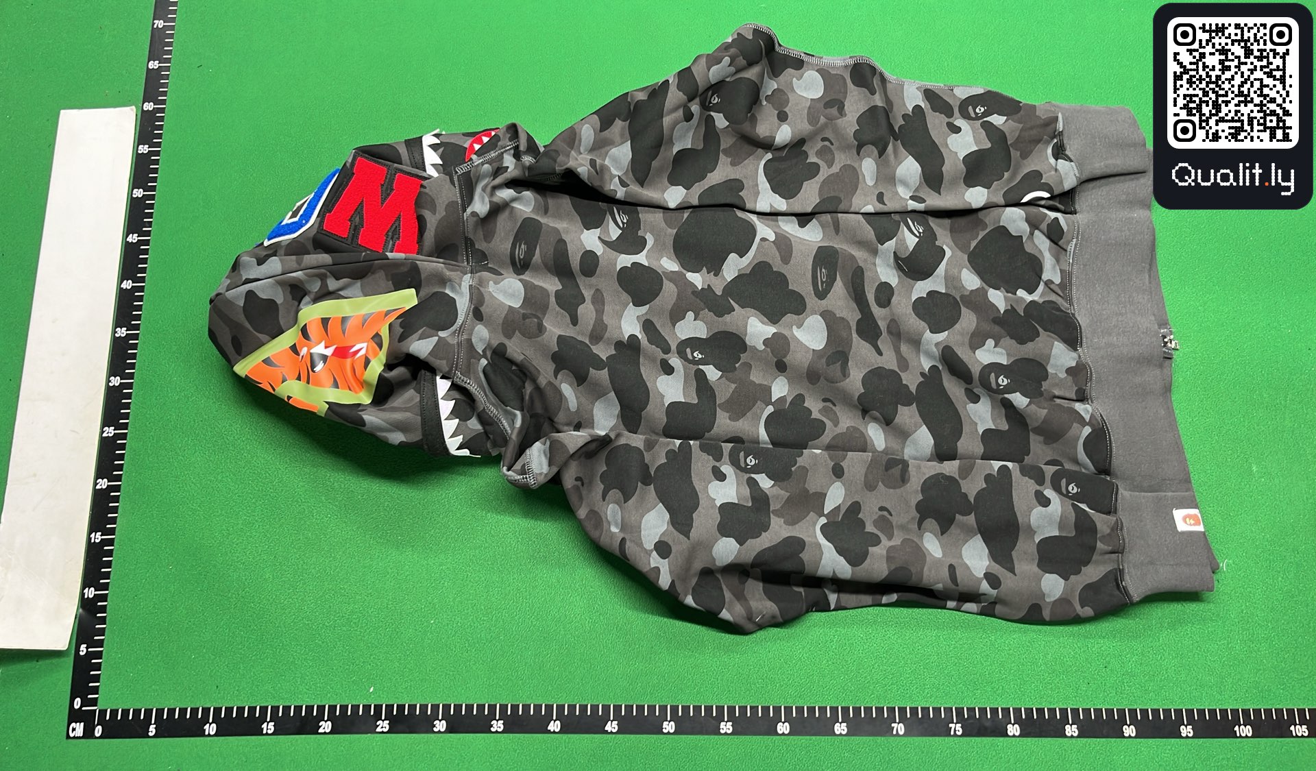 Hoodie QC photo 3 of 8
