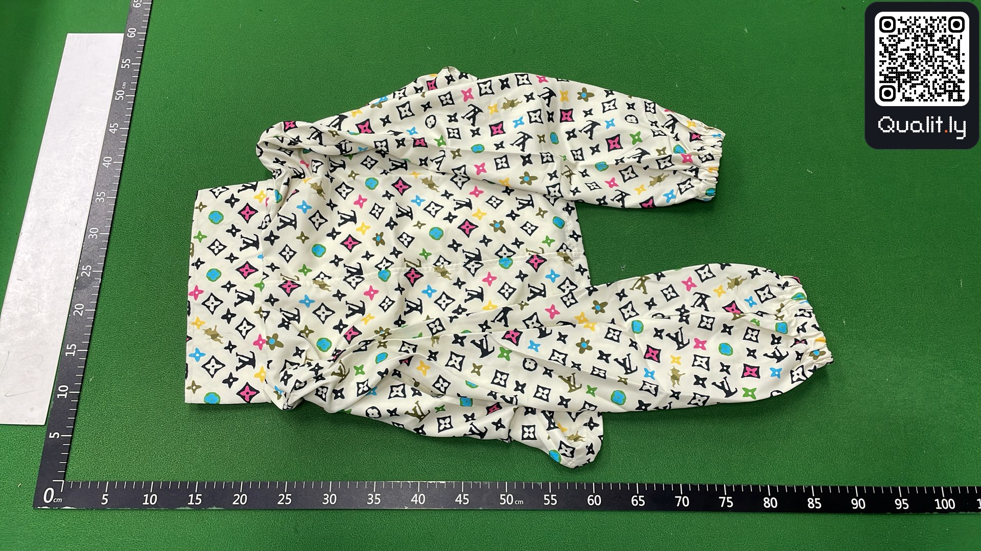 Jacket QC photo 3 of 16